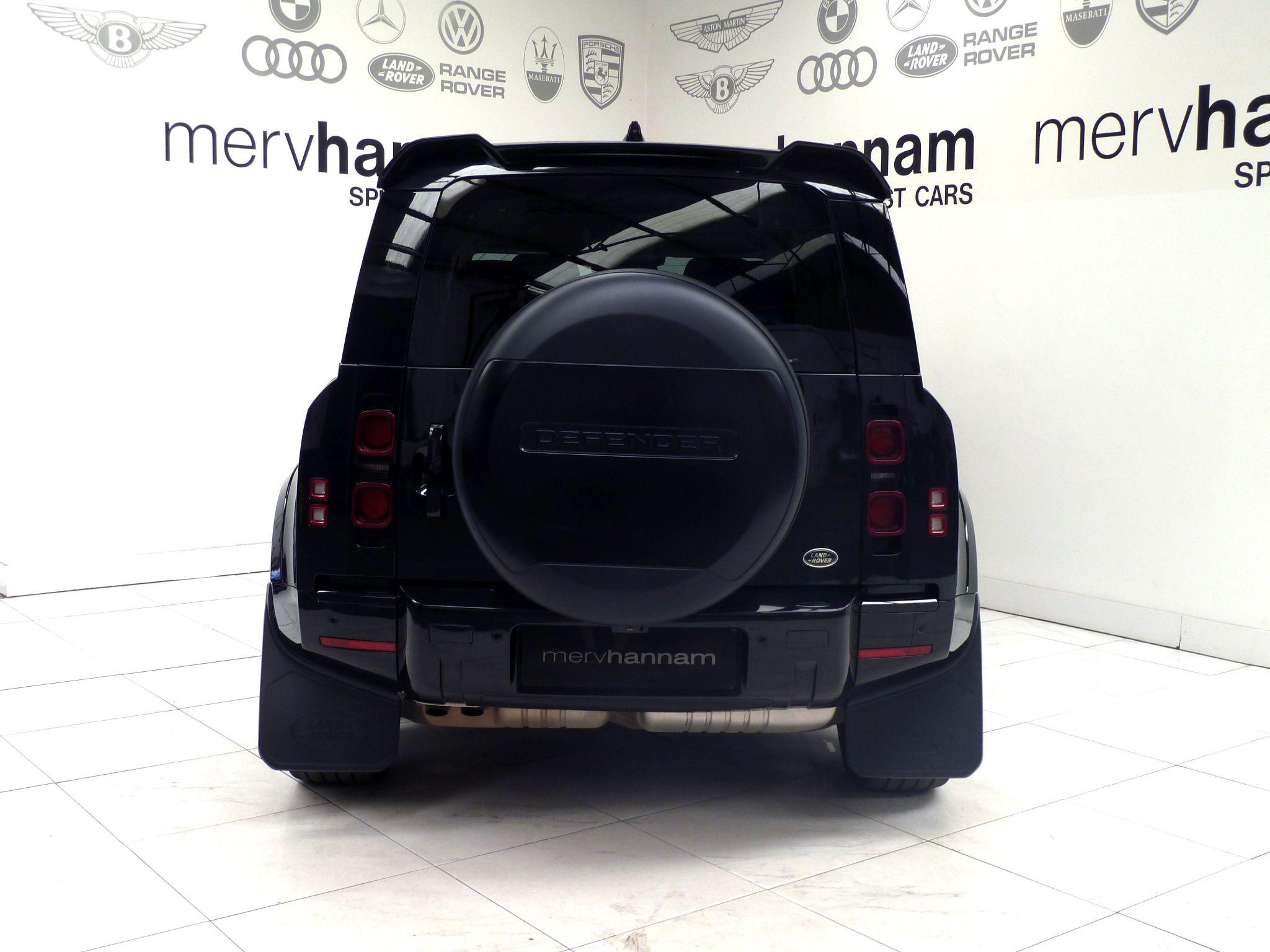 Land Rover Defender 110 2.0 P400e 15.4kWh XS Edition   <br/><br/>BLACK EXTERIOR DESIGN PACK