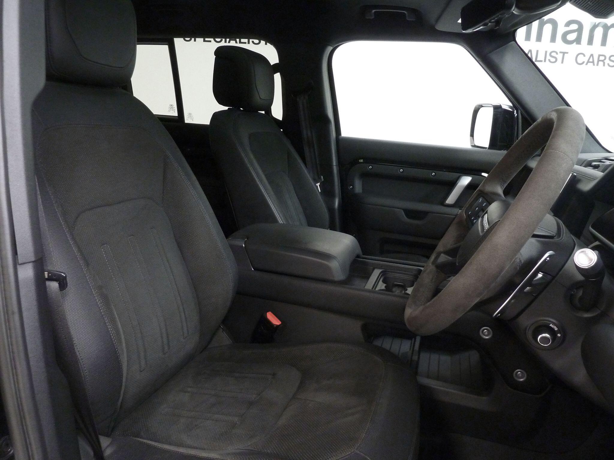 Land Rover Defender 110 5.0 P525 V8   <br/><br/>V8 DEFENDER