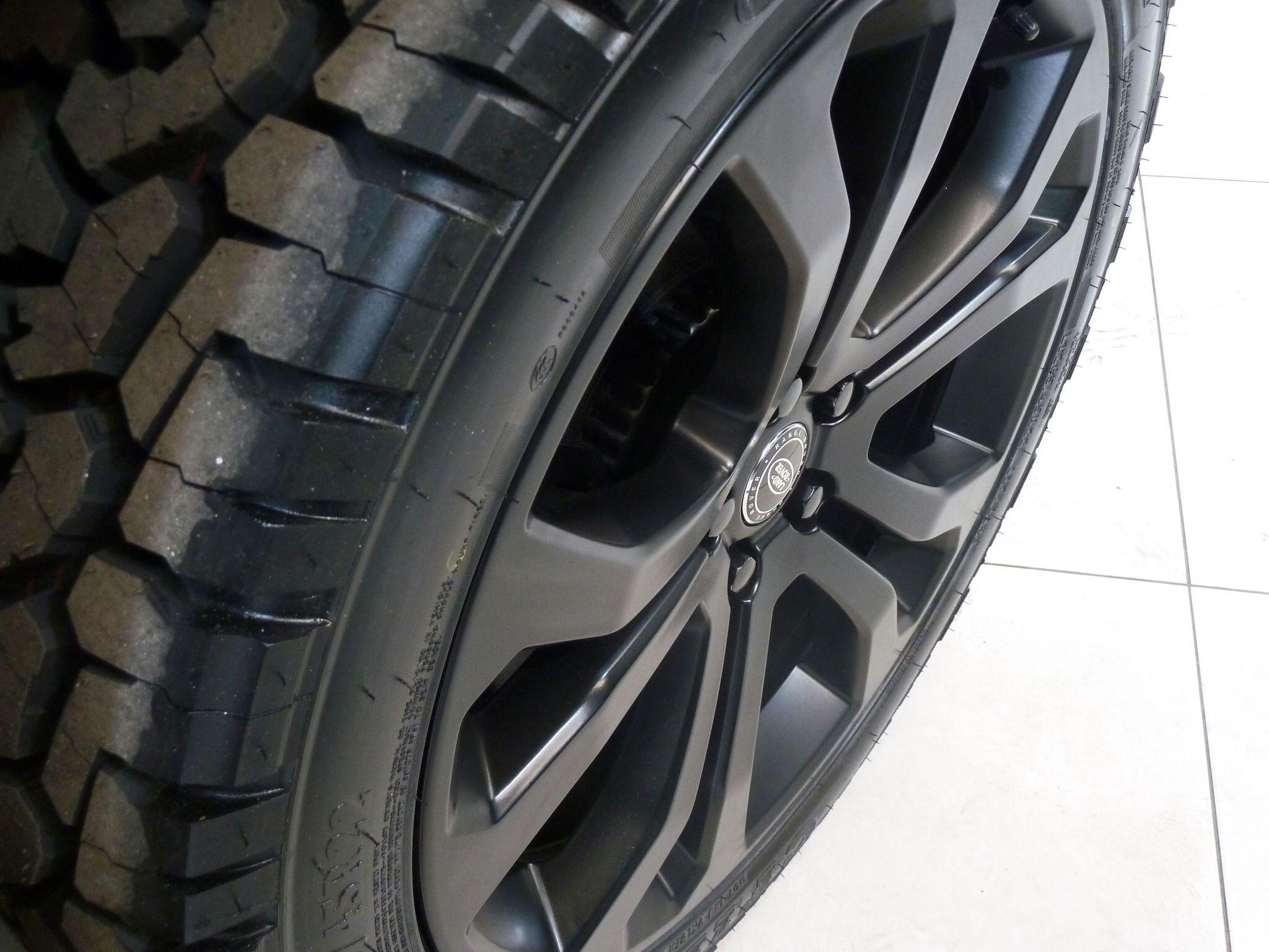 Land Rover Defender 90 3.0 D200  Hard Top SUV SWB   <br/><br/>SORRY NOW SOLD