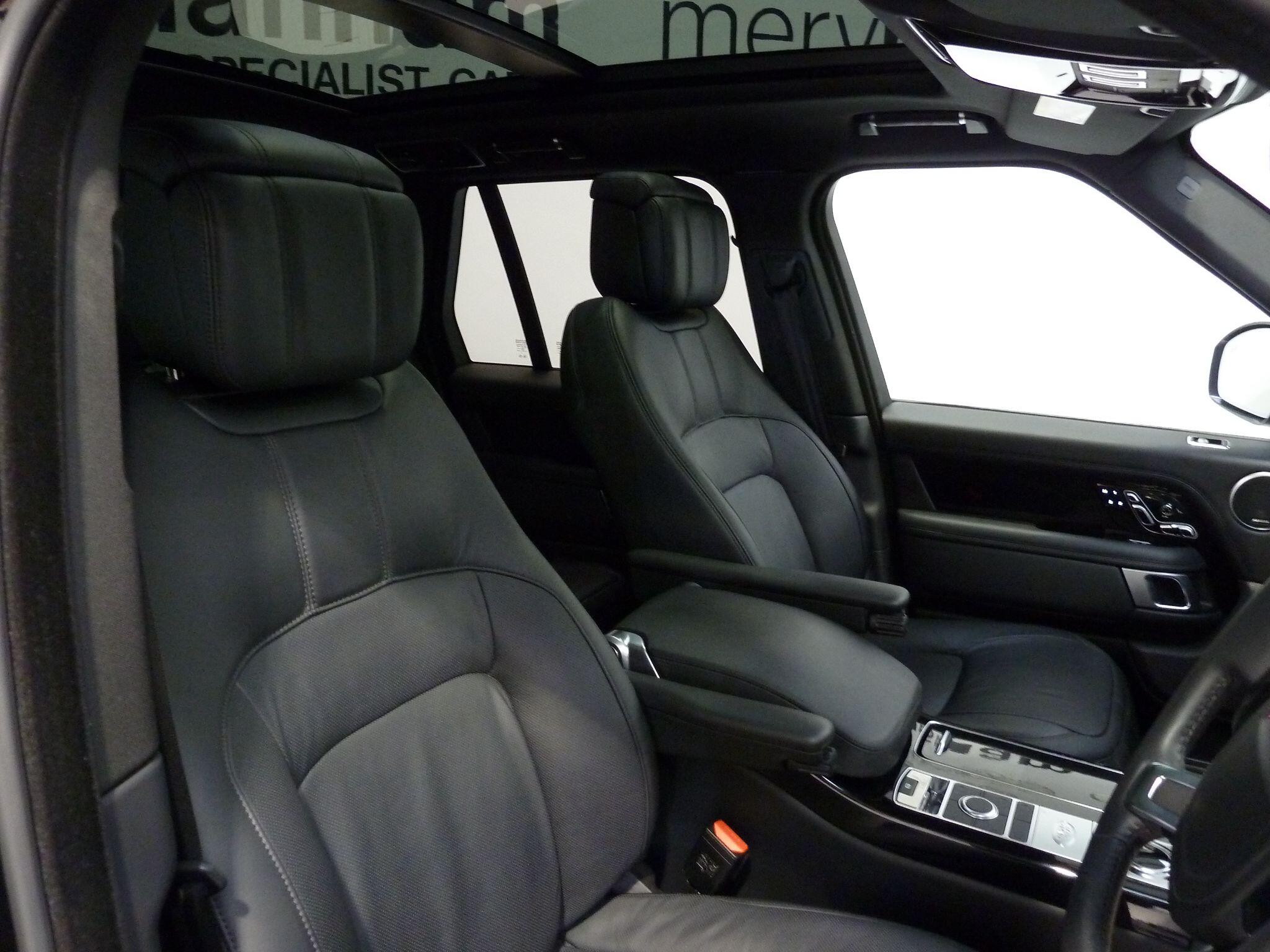 Land Rover Range Rover 3.0   Westminster Black   <br/><br/>SLIDING PAN ROOF + BLACK PACK