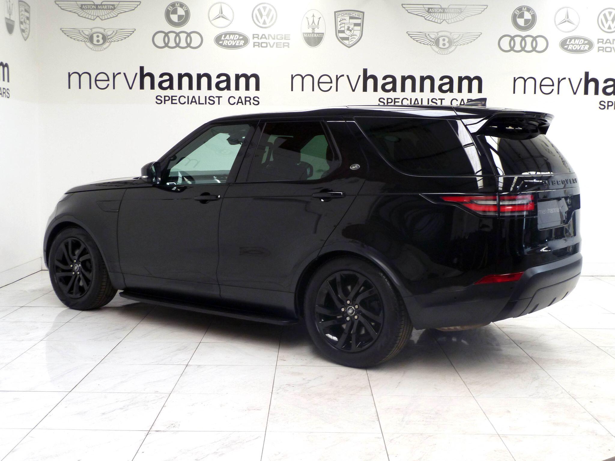 Land Rover Discovery 2.0 Si4 HSE   <br/><br/>PAN ROOF + BLACK PACK + STEPS