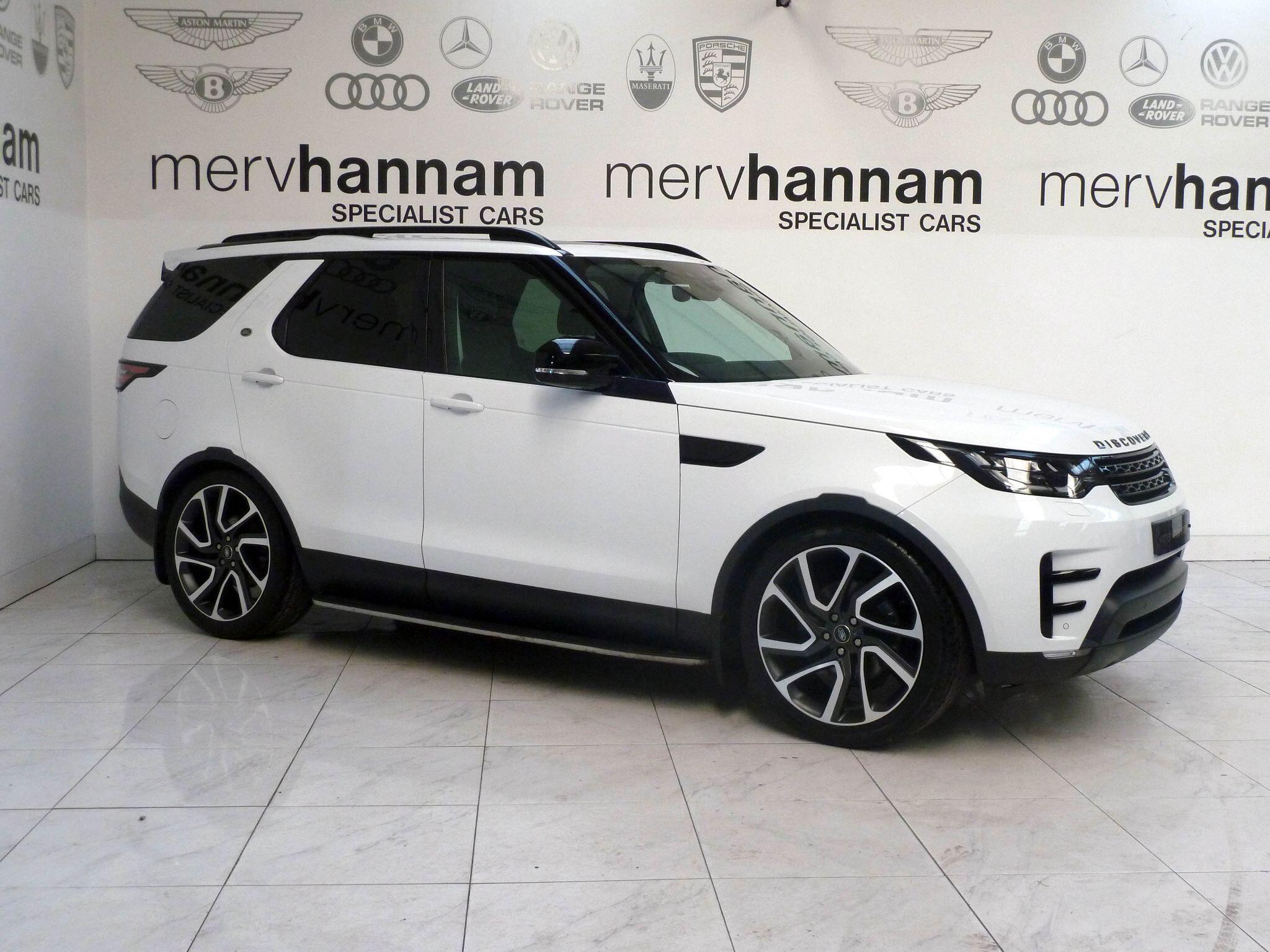 Land Rover Discovery 3.0 TD V6 HSE SUV  Diesel   (258 ps)<br/><br/>PAN ROOF + BLACK PACK + STEPS