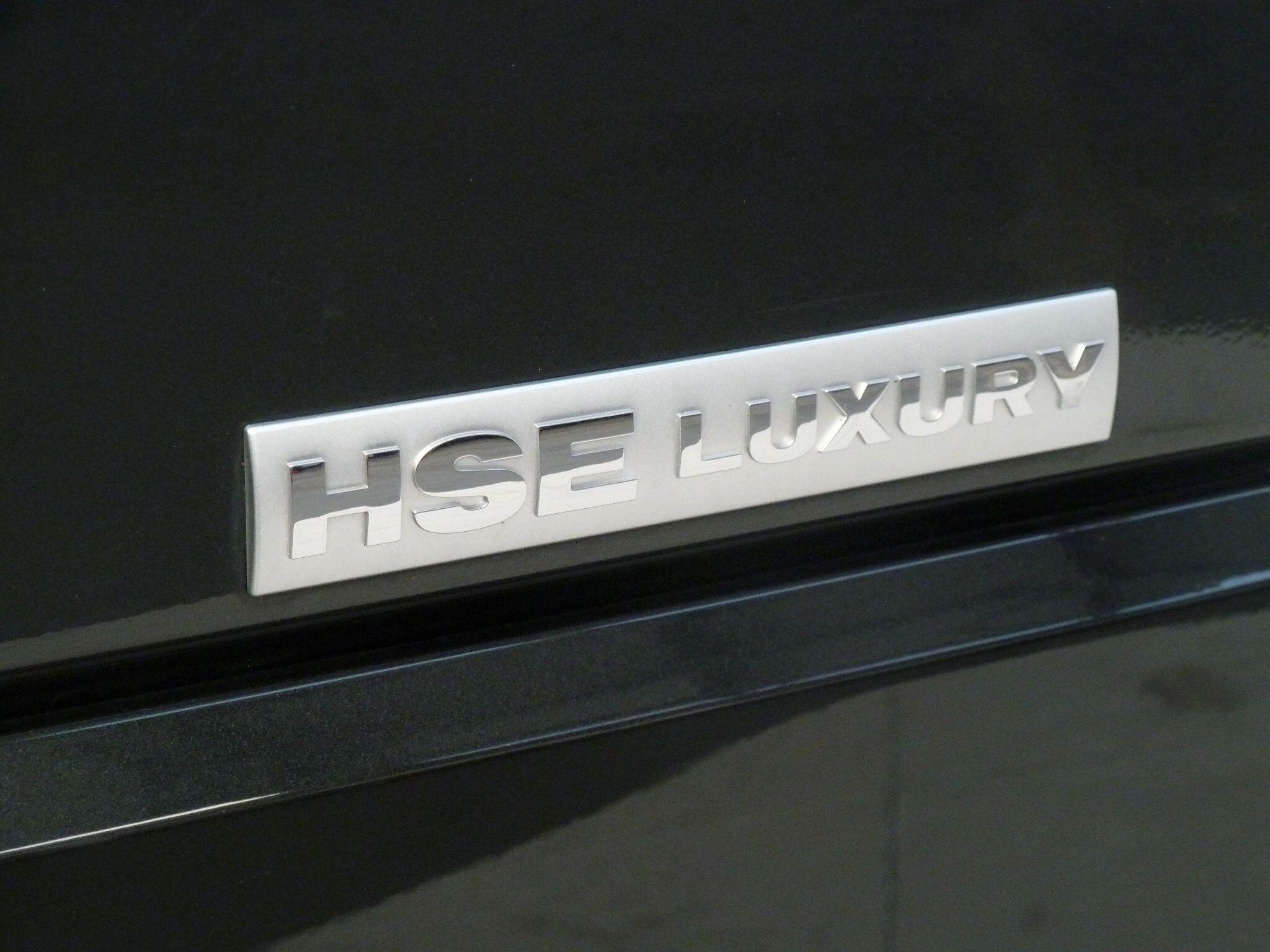 Land Rover Discovery 4 3.0 SD V6 HSE Luxury SUV  Diesel   (255 bhp)<br/><br/>PAN ROOF + BLACK PACK + STEPS