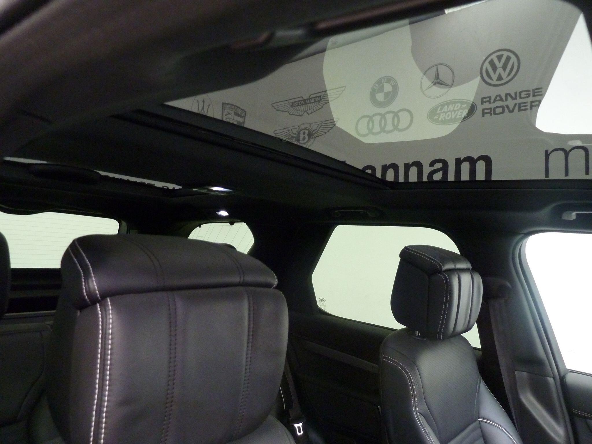 Land Rover Discovery 3.0 D250  R-Dynamic S   <br/><br/>PAN ROOF + BLACK PACK