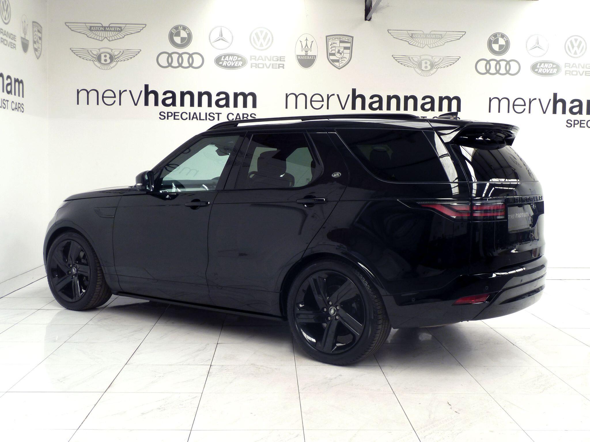 Land Rover Discovery 3.0   Metropolitan Edition   <br/><br/>PAN ROOF + BLACK PACK + STEPS