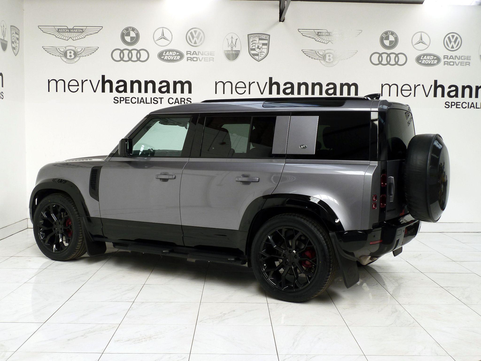 Land Rover Defender 110 3.0 D200  S   <br/><br/>VELARE EDITION + 7 SEATS