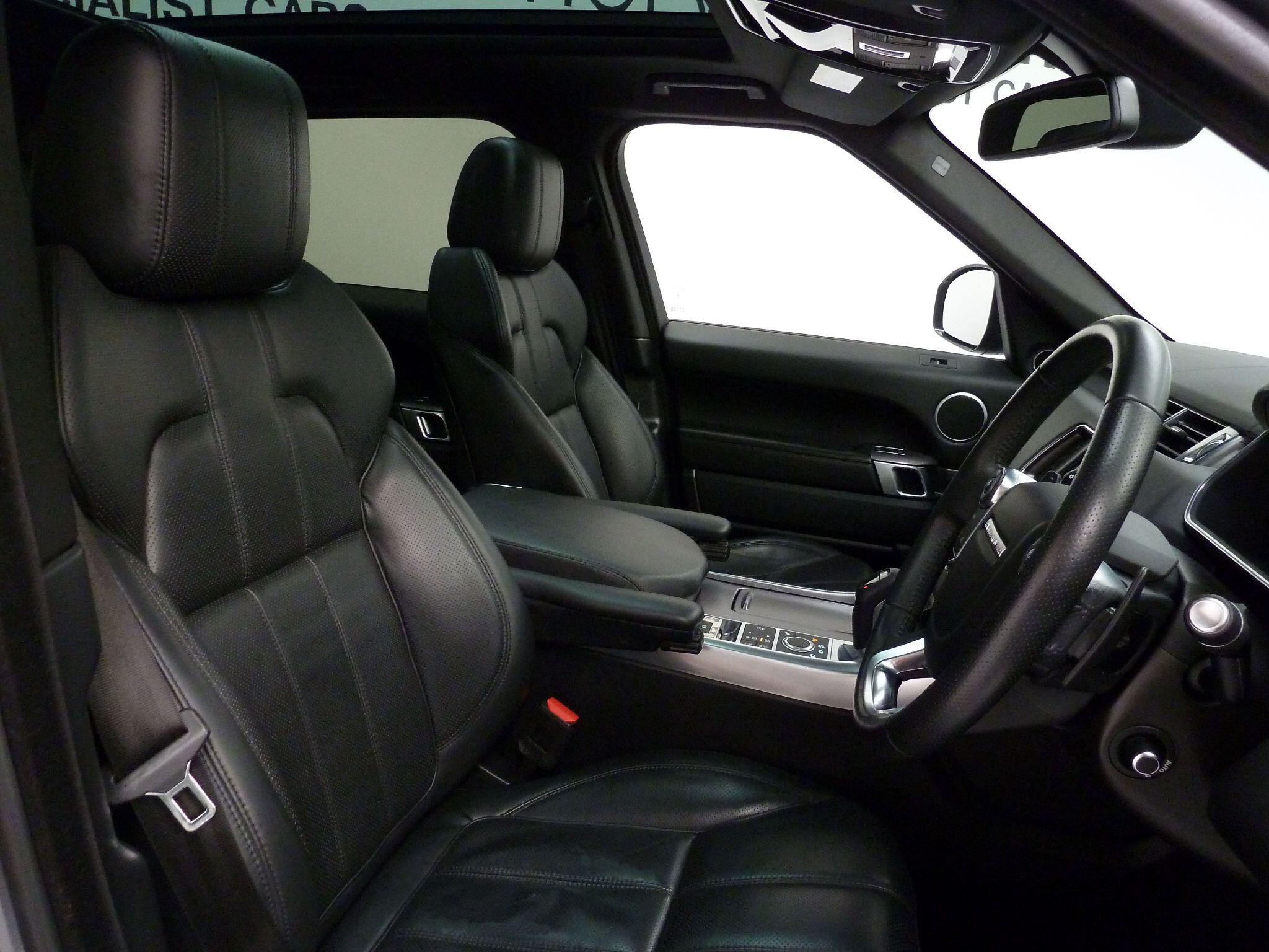 Land Rover Range Rover Sport 3.0 SD V6 HSE   <br/><br/>AUTOBIOGRAPHY PACK + PAN ROOF