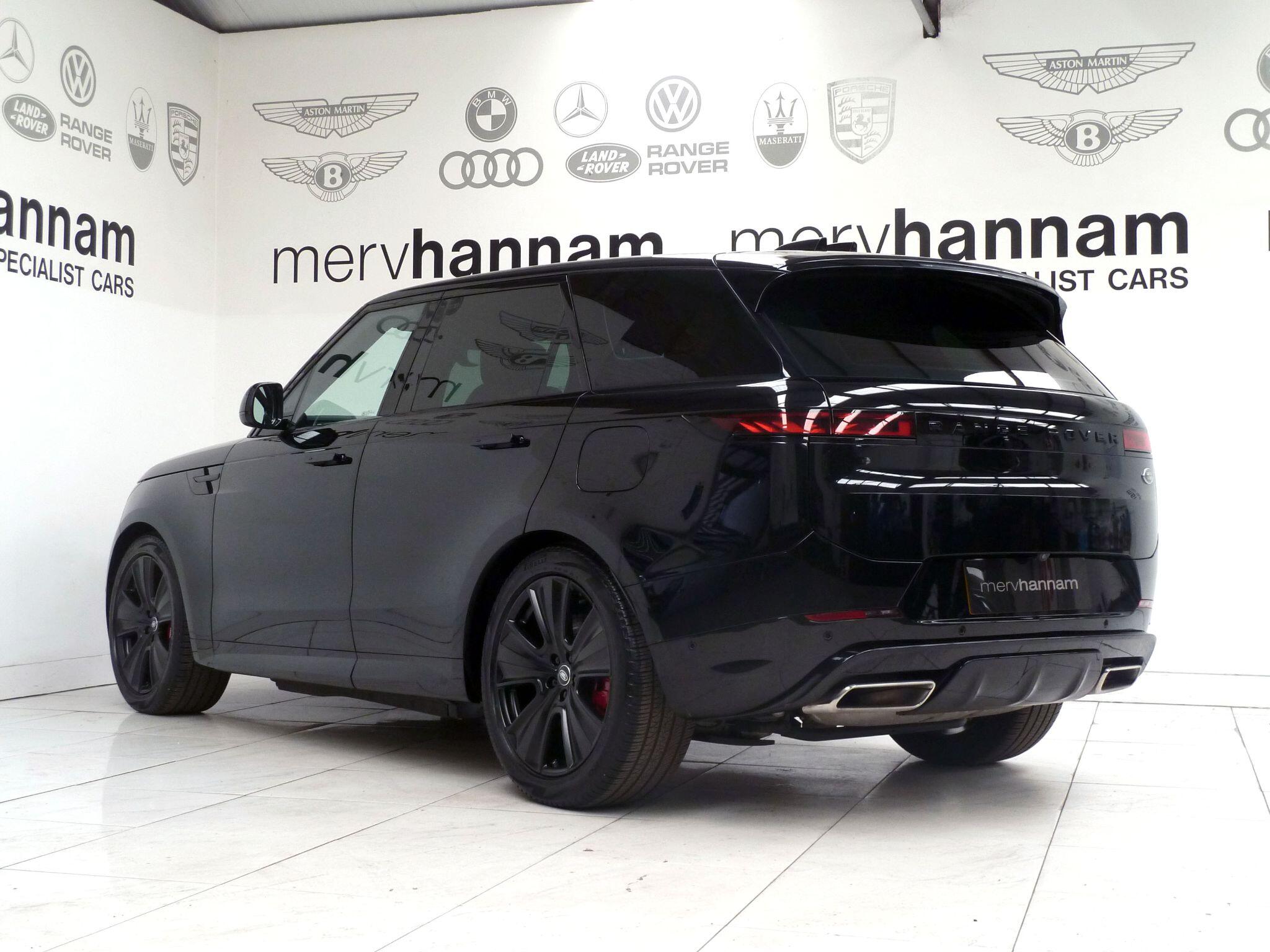 Land Rover Range Rover Sport 3.0 P440e 38.2kWh Dynamic SE   <br/><br/>BLACK DESIGN PACK + PAN ROOF