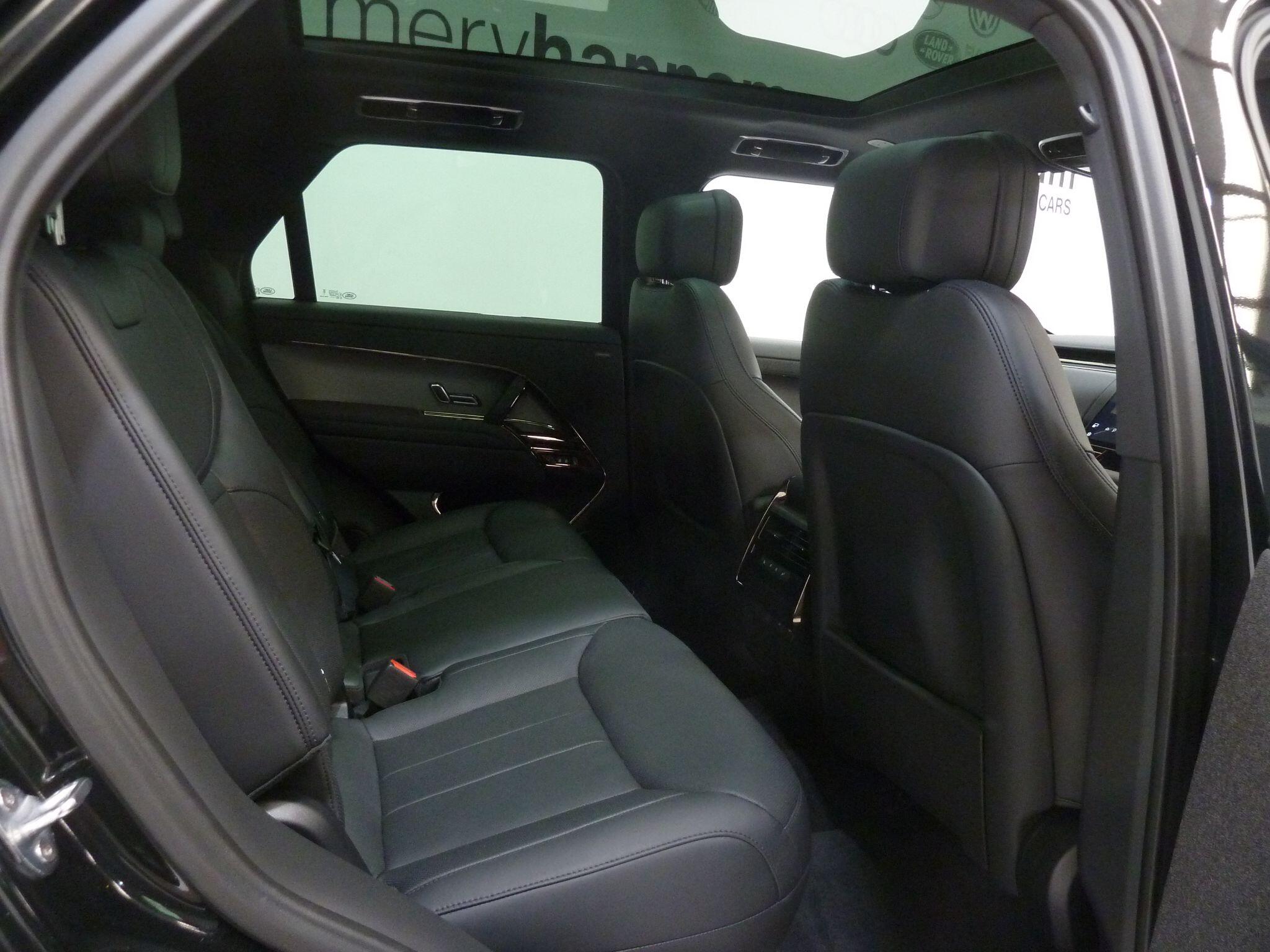 Land Rover Range Rover Sport 3.0 P440e 38.2kWh Dynamic SE   <br/><br/>BLACK DESIGN PACK + PAN ROOF
