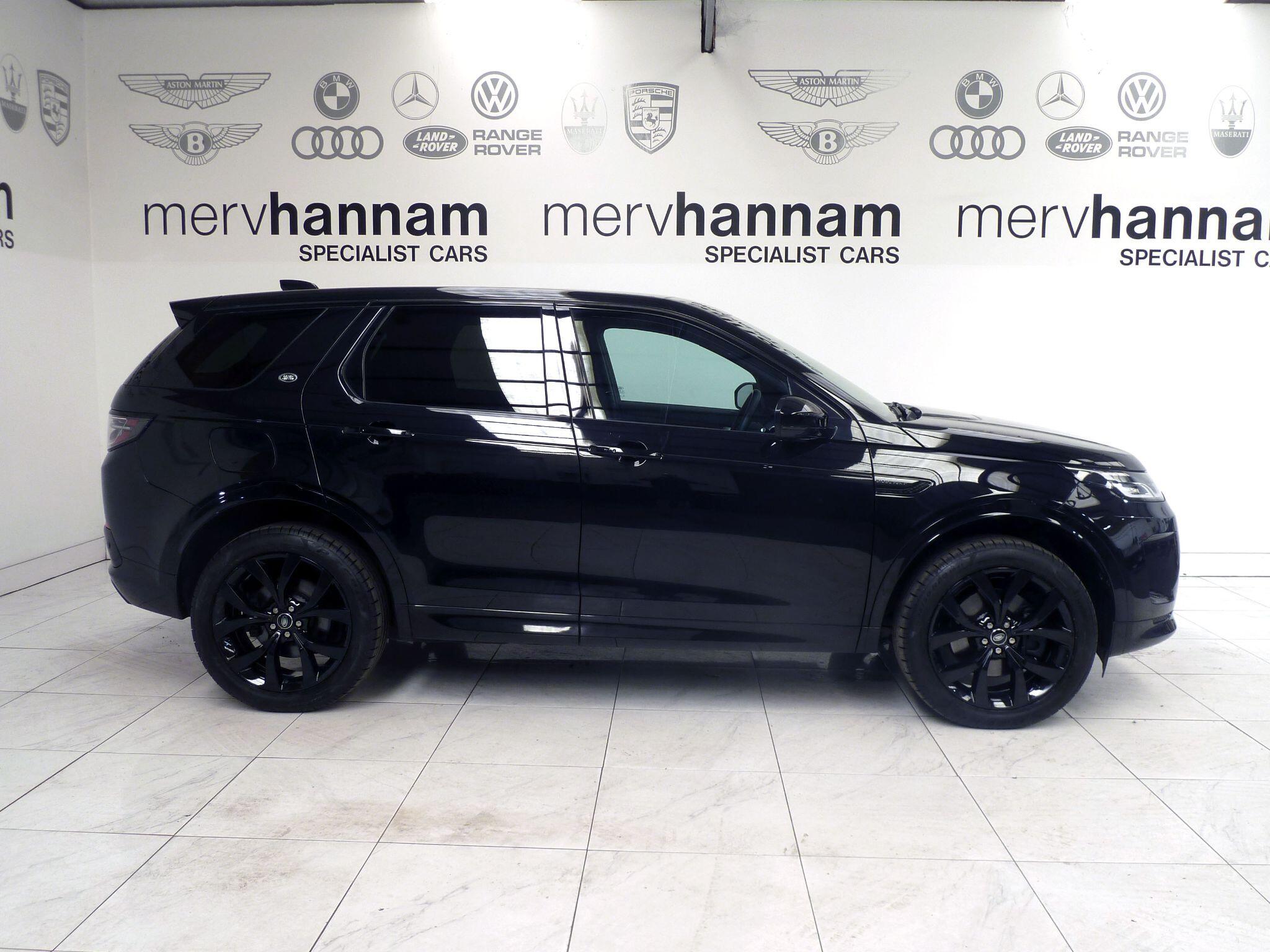 Land Rover Discovery Sport 1.5 P300e 12.2kWh Urban Edition   <br/><br/>PAN ROOF + BLACK PACK