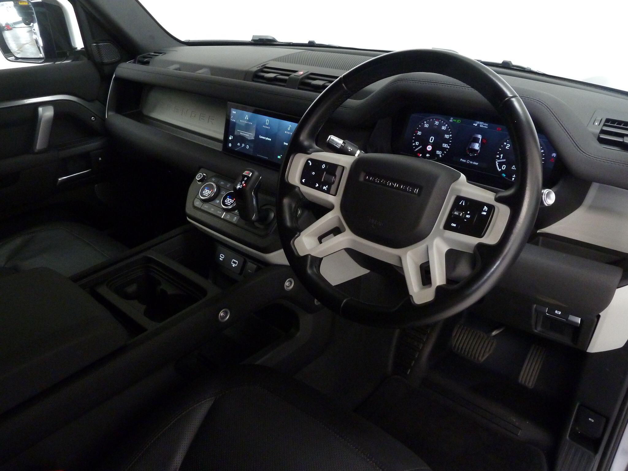 Land Rover Defender 110 3.0   X-Dynamic S   <br/><br/>HAWKE BLACK EDITION 300 BHP