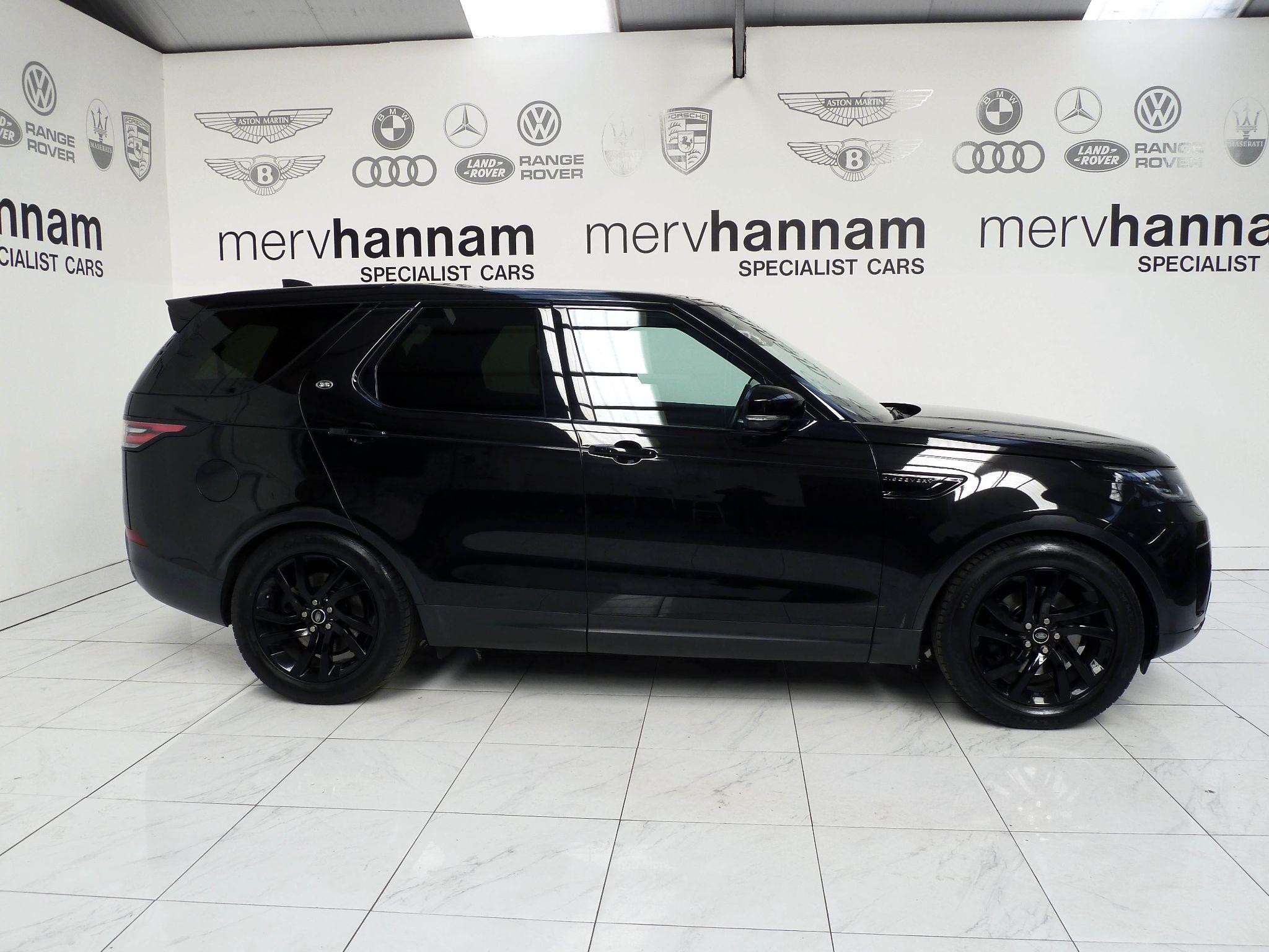 Land Rover Discovery 3.0 SD V6 SE   <br/><br/>BLACK EXTERIOR DESIGN PACK