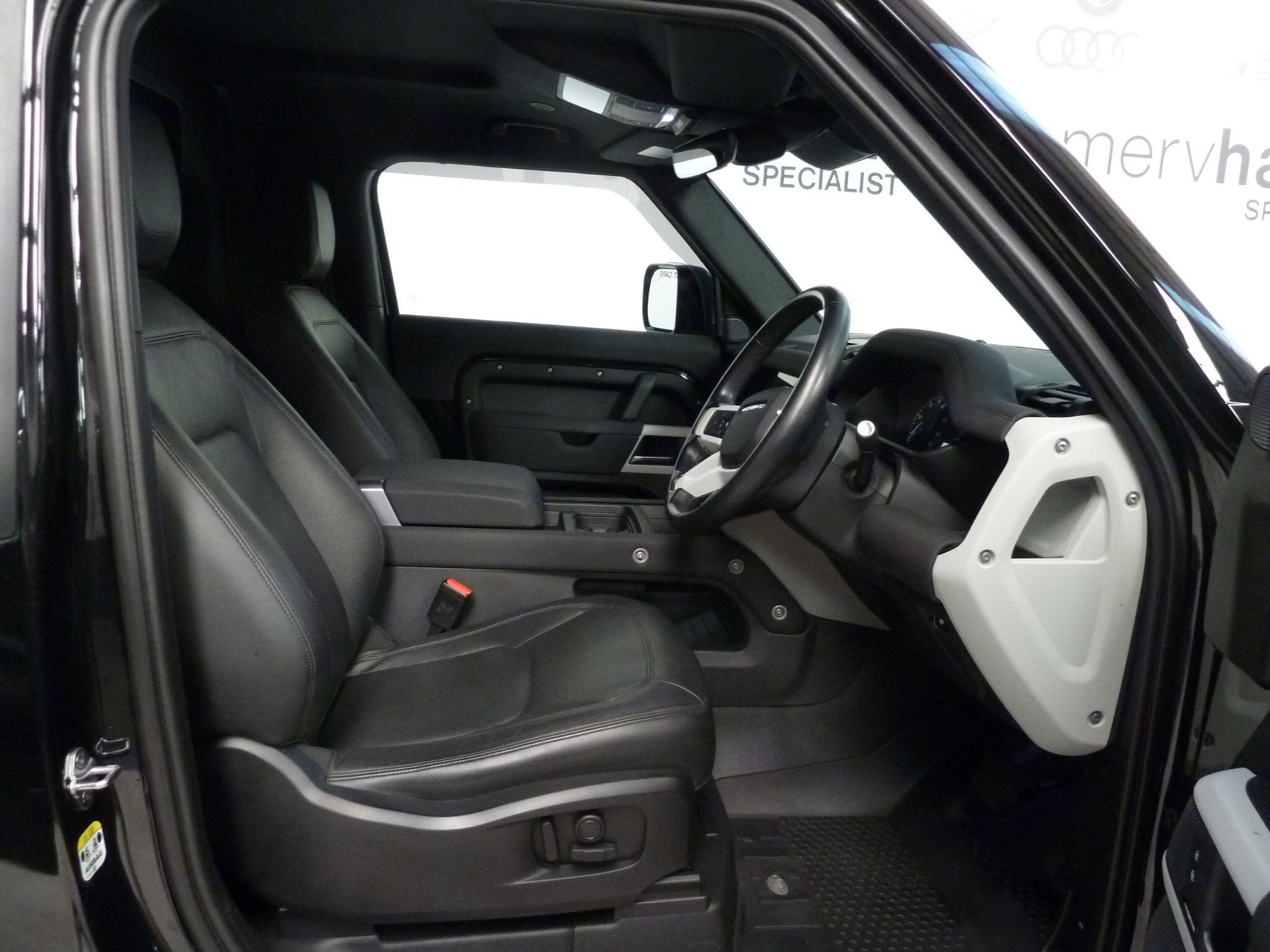 Land Rover Defender 90 3.0 D250  SE Hard Top SUV SWB   <br/><br/>EXPLORER PACK 39990 +VAT
