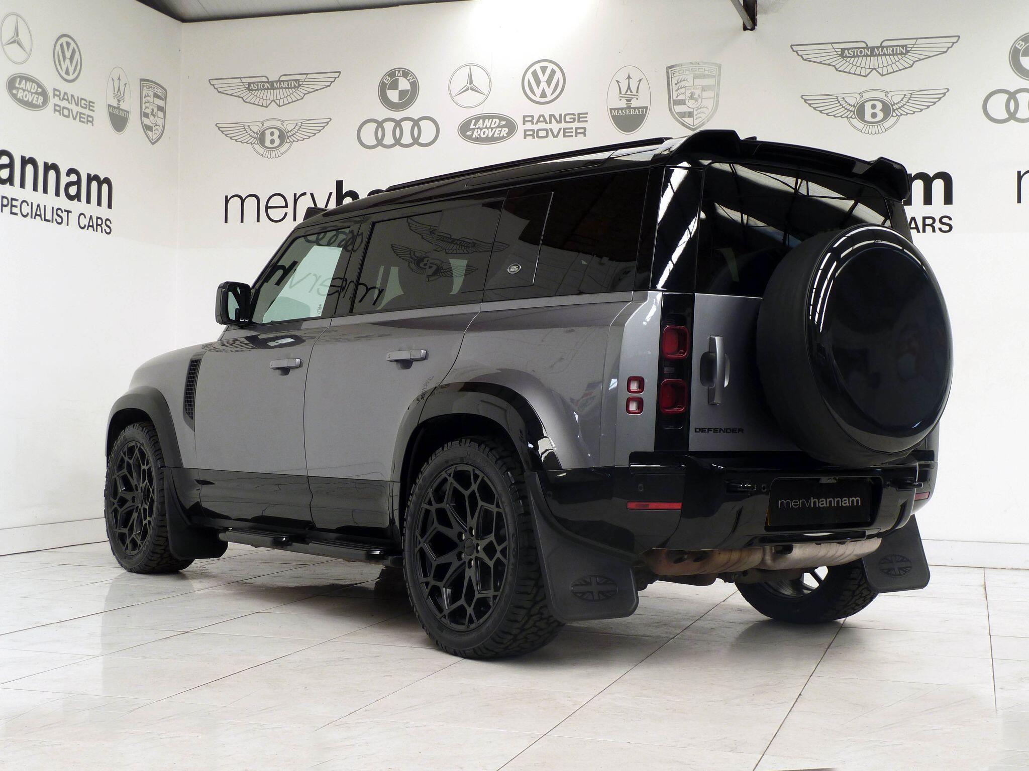 Land Rover Defender 110 3.0 D250  SE   <br/><br/>HAWKE EIGER EDITION