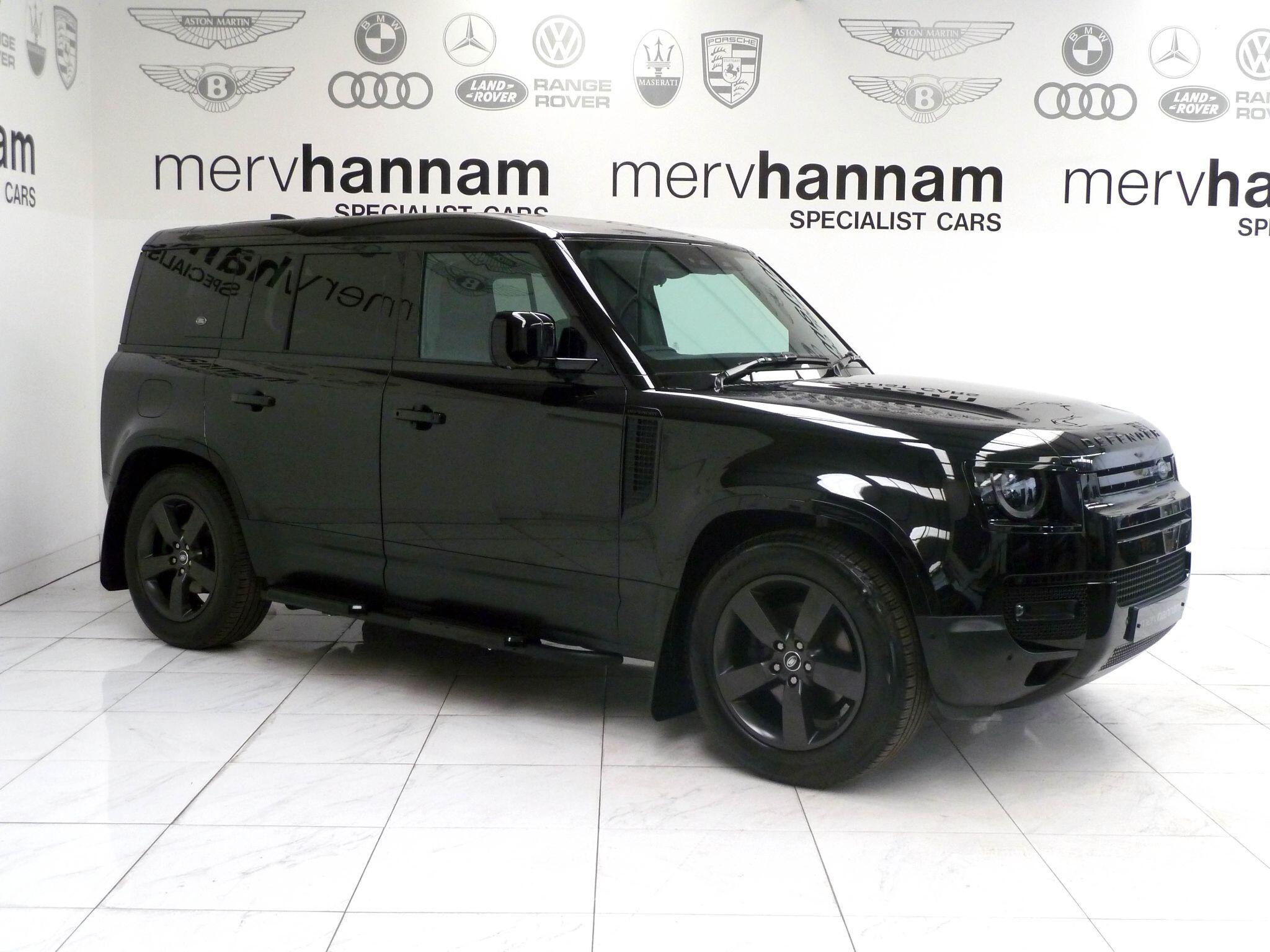 Land Rover Defender 110 2.0 SD4 S   <br/><br/>BLACK DESIGN PACK + STEPS