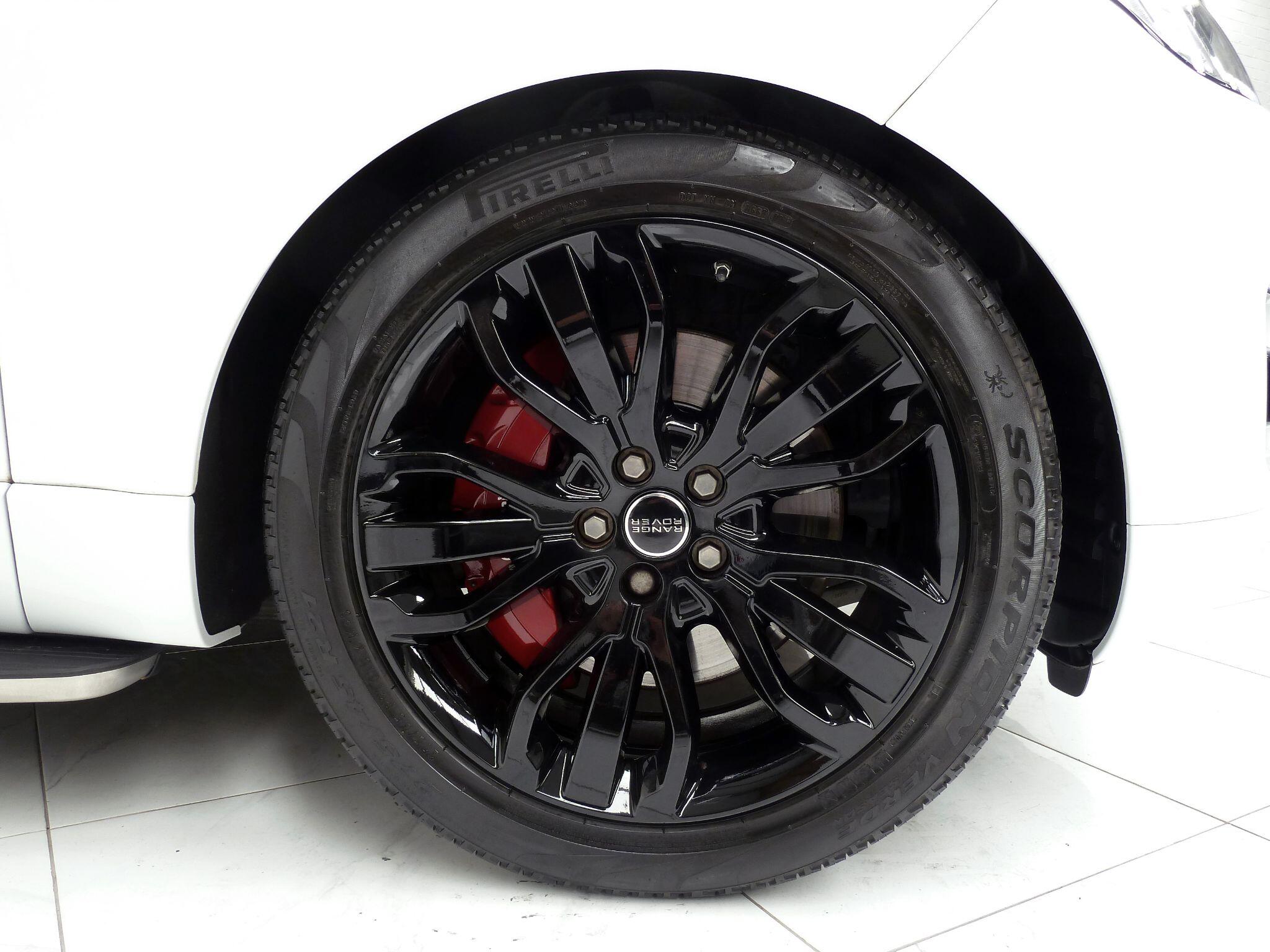 Land Rover Range Rover Sport 3.0 SD V6 HSE   <br/><br/>AUTOBIOGRAPHY DESIGN PACK