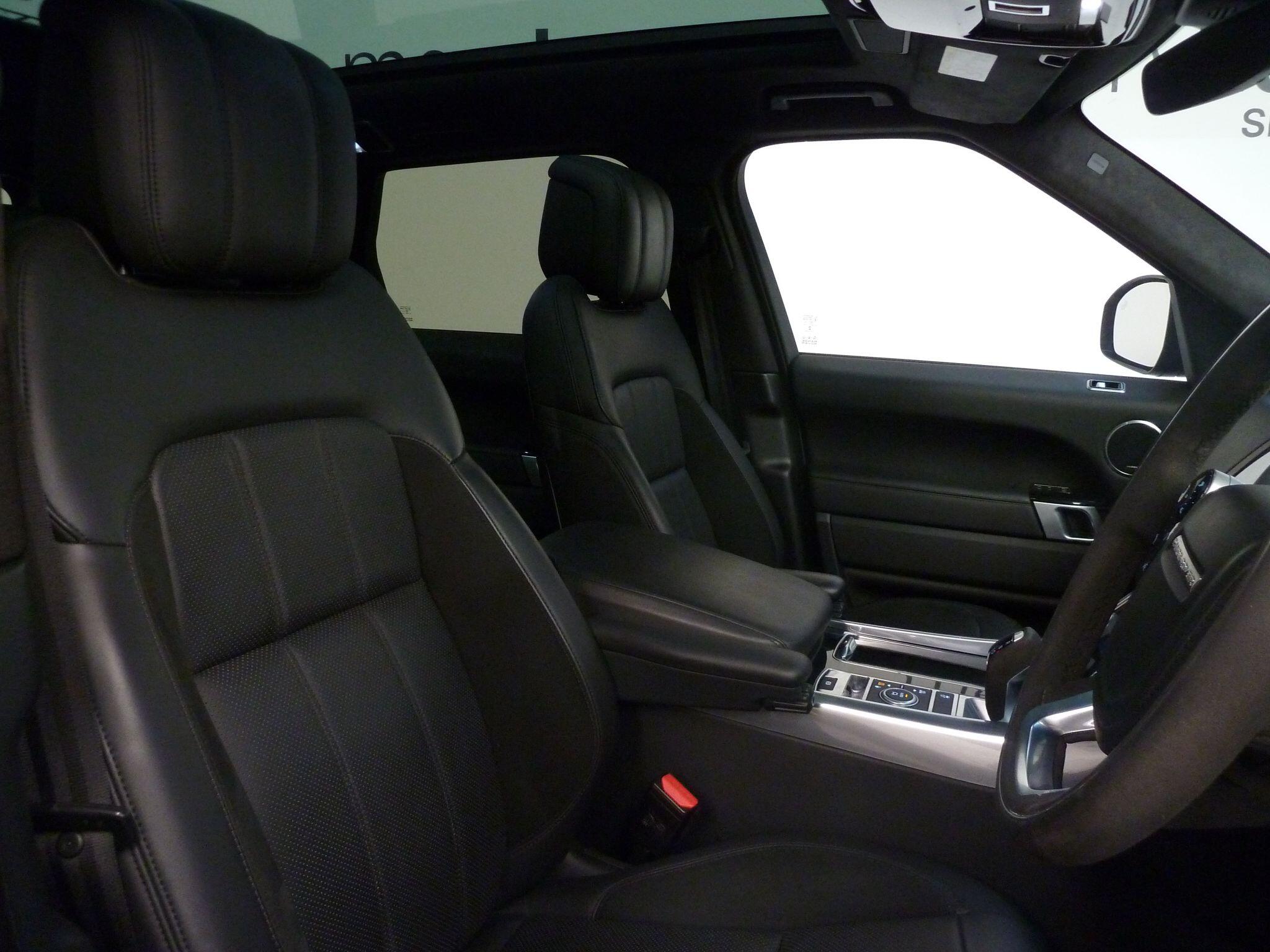 Land Rover Range Rover Sport 3.0 P400  HST   <br/><br/>PAN ROOF +CARBON PACK +400 BHP