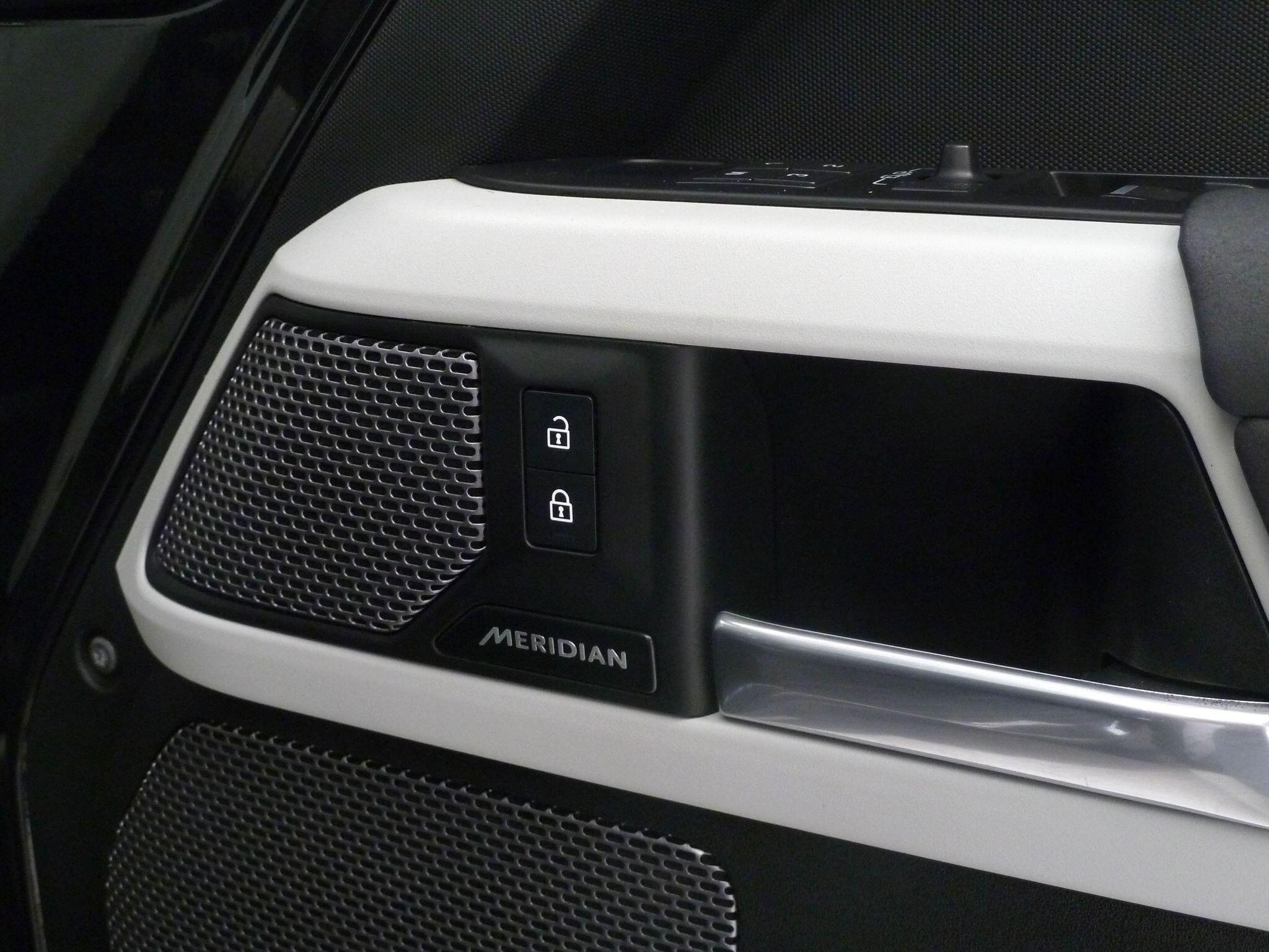 Land Rover Defender 110 2.0 P400e 15.4kWh XS Edition   <br/><br/>HAWKE BLACK EDITION HYBRID