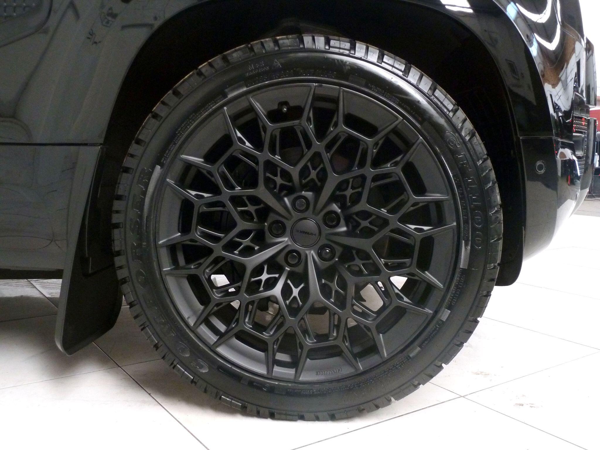 Land Rover Defender 90 3.0 P400  XS Edition   <br/><br/>HAWKE BLACK EDITION 90