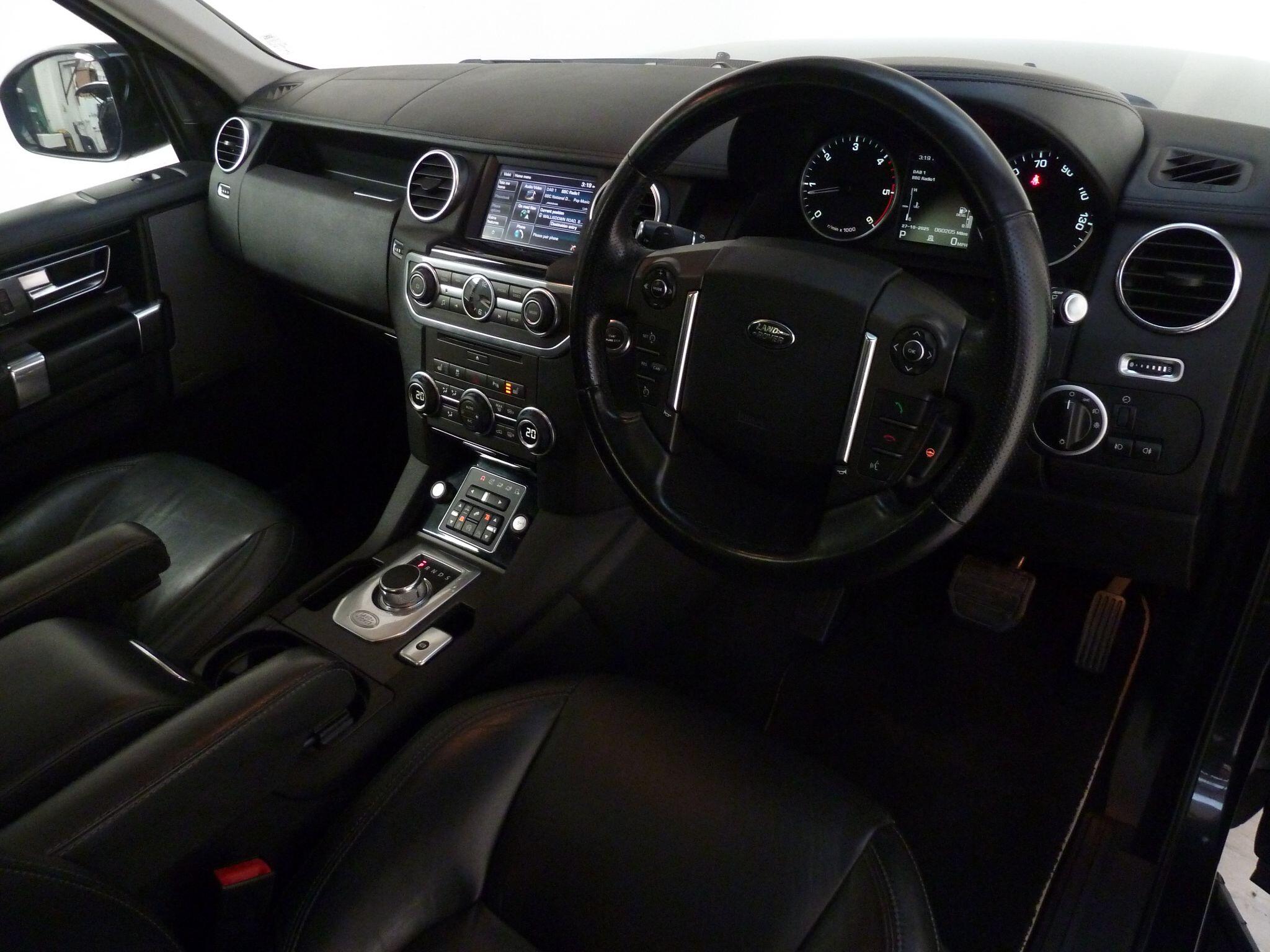 Land Rover Discovery 4 3.0 SD V6 HSE Luxury SUV  Diesel   (255 bhp)<br/><br/>PAN ROOF + BLACK PACK + STEPS