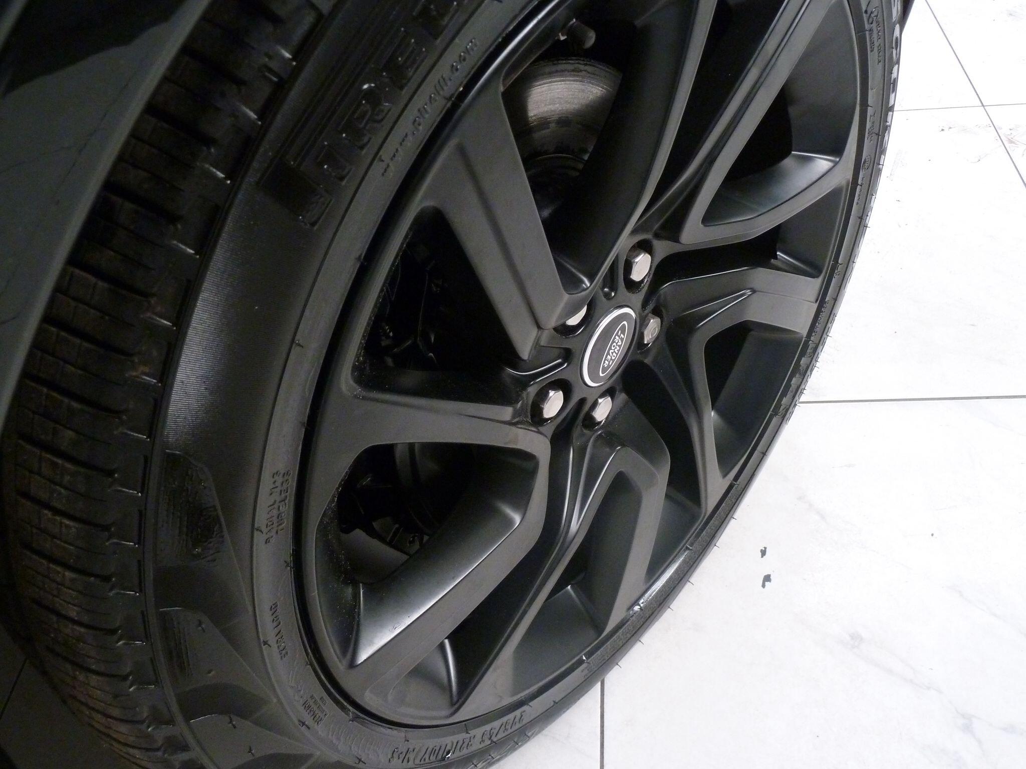 Land Rover Discovery 3.0 D250  R-Dynamic S   <br/><br/>BLACK EXTERIOR PACKAGE