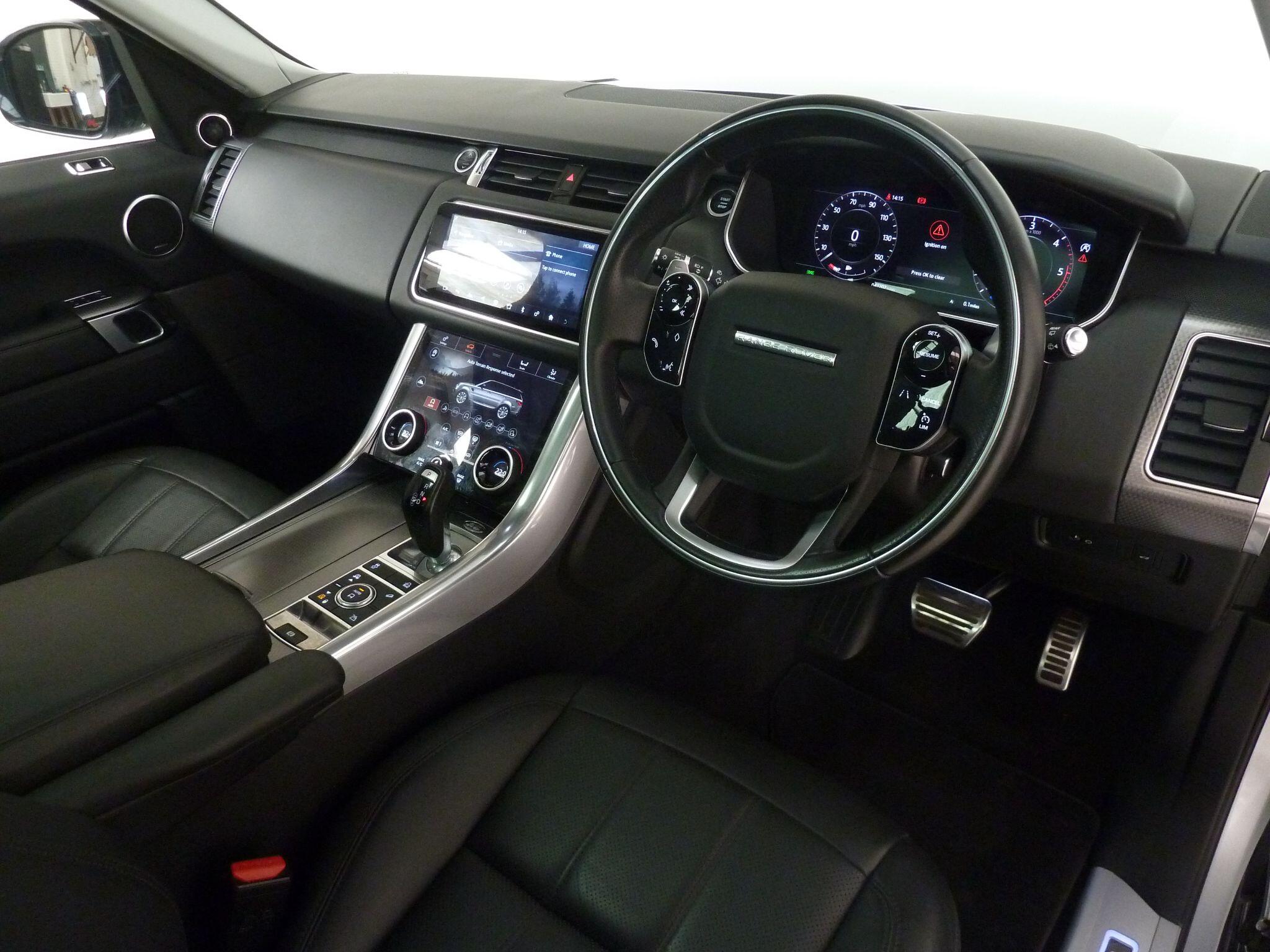 Land Rover Range Rover Sport 3.0 SD V6 HSE Dynamic   <br/><br/>AUTOBIOGRAPHY PACK + PAN ROOF