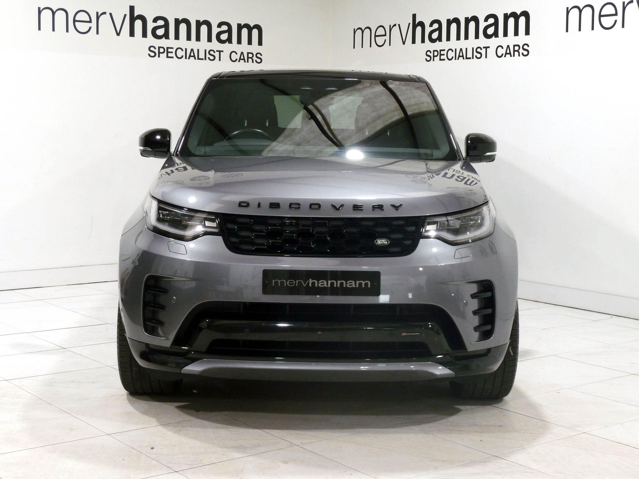 Land Rover Discovery 3.0   R-Dynamic HSE   <br/><br/>PAN ROOF + BLACK PACK + STEPS