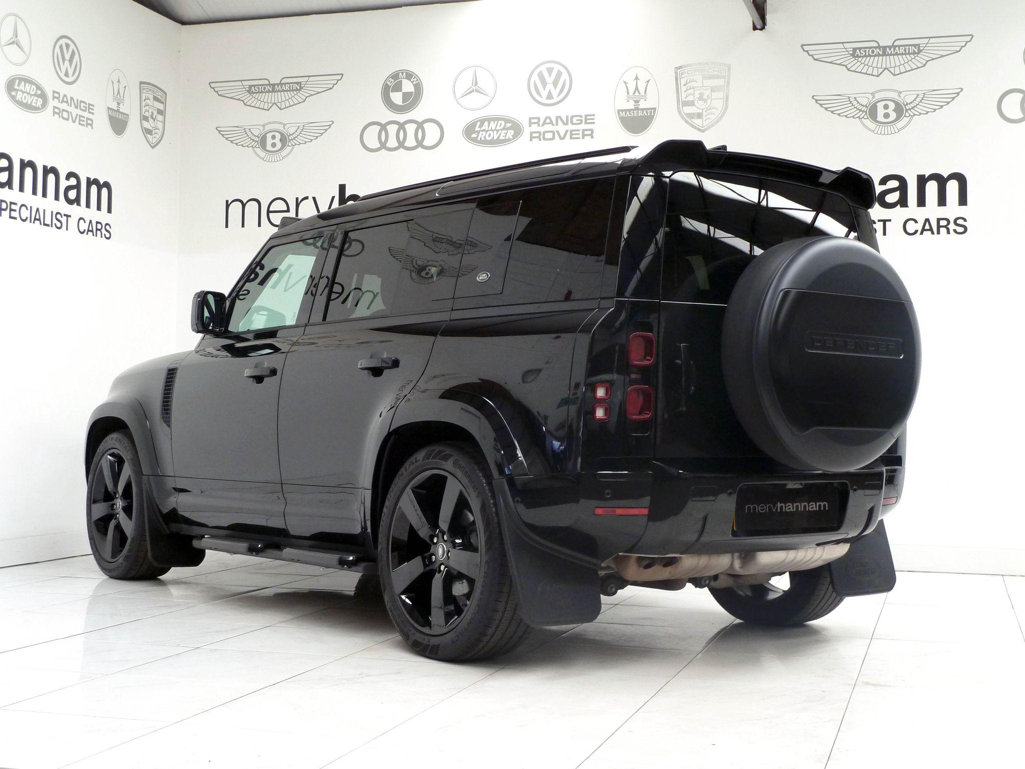 Land Rover Defender 110 2.0 P400e 15.4kWh XS Edition   <br/><br/>BLACK EXTERIOR DESIGN PACK
