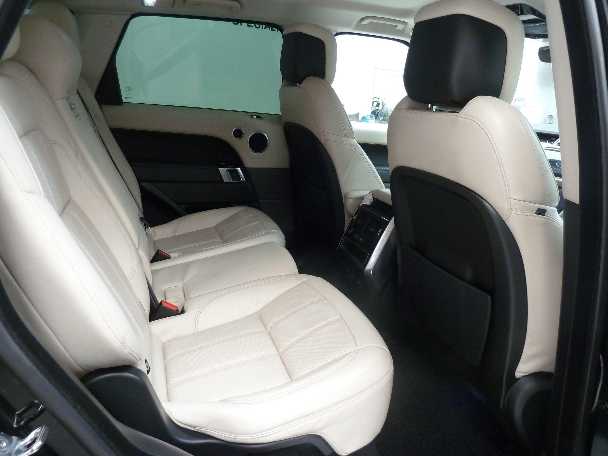 Land Rover Range Rover Sport 3.0   HSE   <br/><br/>AUTOBIOGRAPHY PACK + 7 SEATS