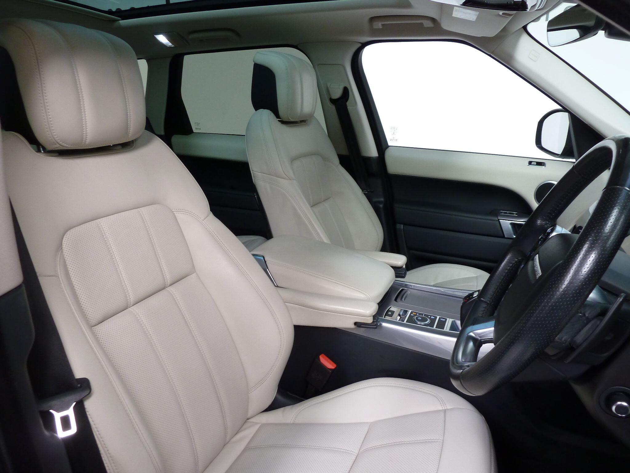 Land Rover Range Rover Sport 2.0 P400e  HSE Dynamic SUV  Petrol Plug-in Hybrid   (404 ps)<br/><br/>PAN ROOF + BLACK PACK + STEPS