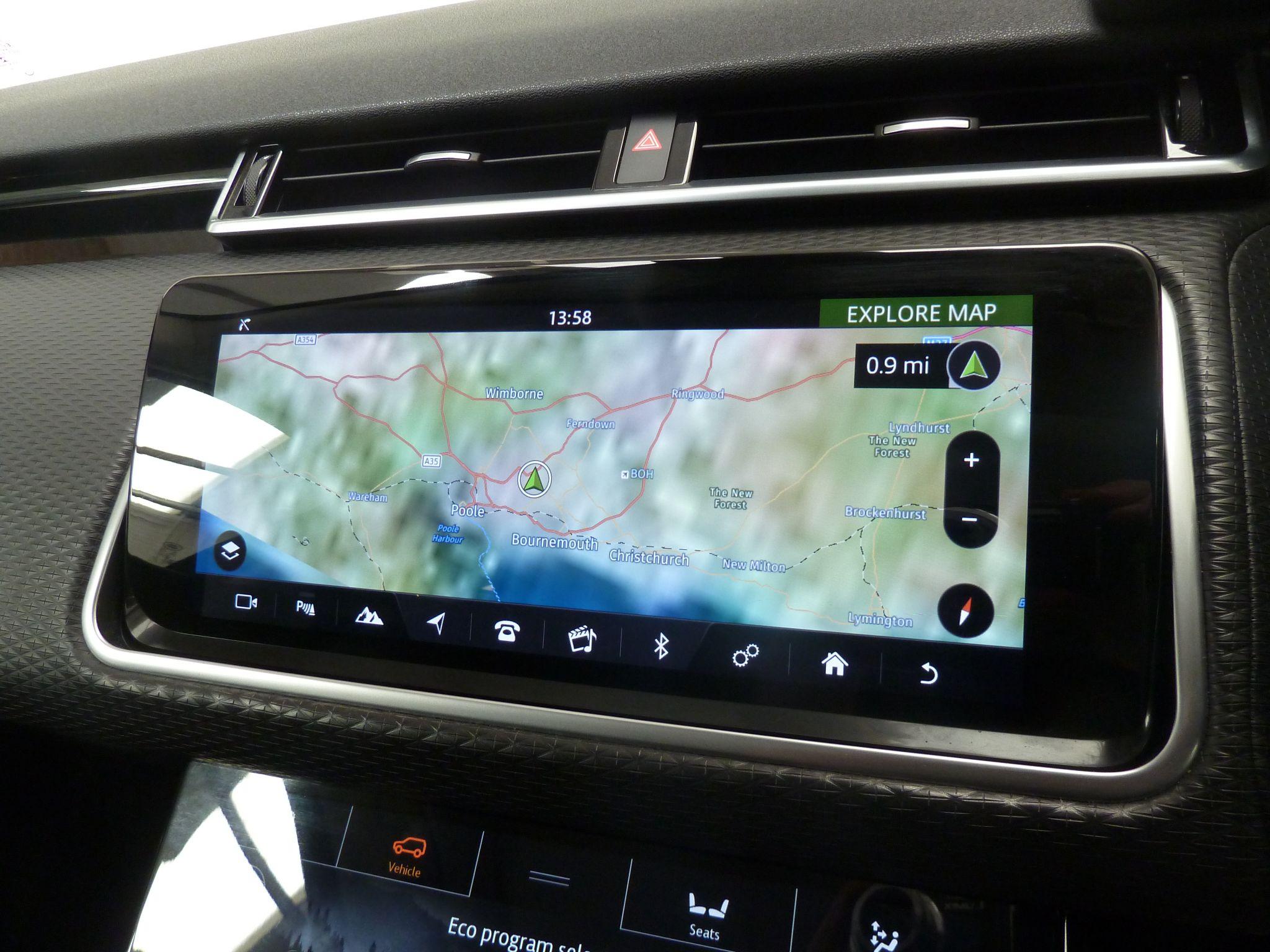 Land Rover Range Rover Velar 2.0 D180   <br/><br/>PAN ROOF + BLACK DESIGN PACK