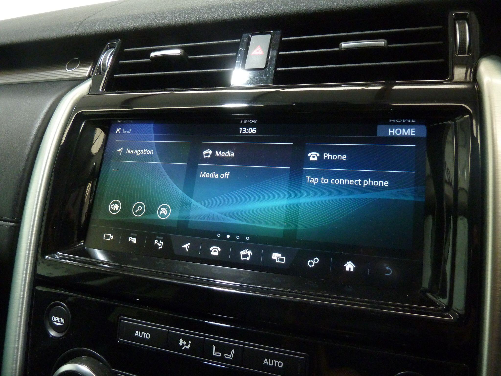 Land Rover Discovery 3.0 TD V6 HSE Luxury   <br/><br/>PAN ROOF + REAR ENTERTAINMENT