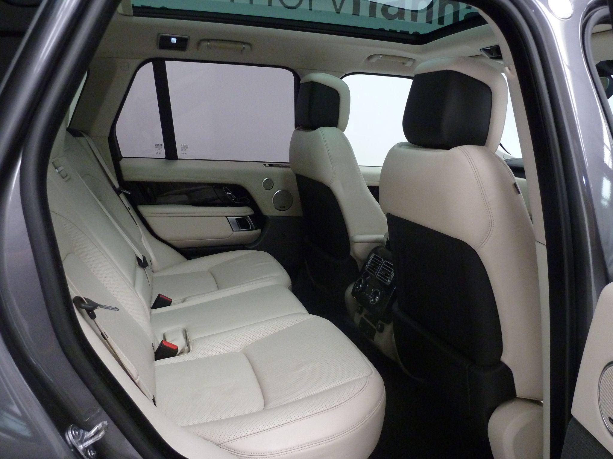 Land Rover Range Rover 3.0 SD V6 Vogue   <br/><br/>PAN ROOF + BLACK PACK + TV