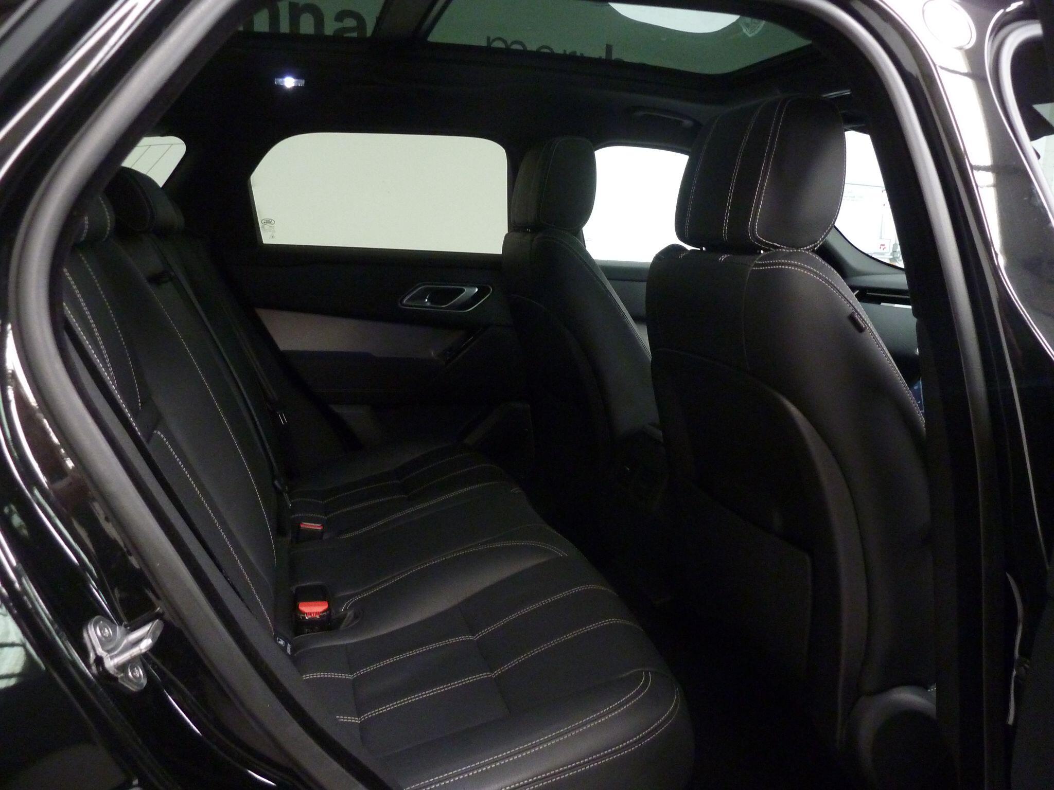 Land Rover Range Rover Velar 2.0 P400e 17.1kWh R-Dynamic SE   <br/><br/>BLACK DESIGN PACK + PAN ROOF