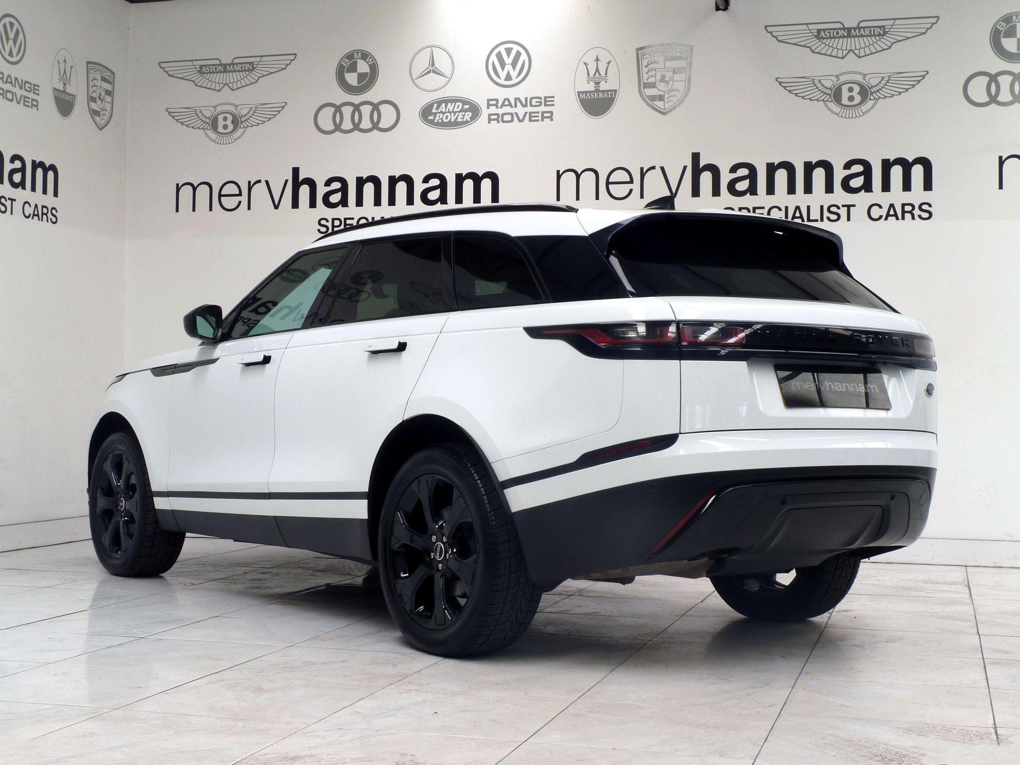 Land Rover Range Rover Velar 2.0 D180   <br/><br/>PAN ROOF + BLACK DESIGN PACK