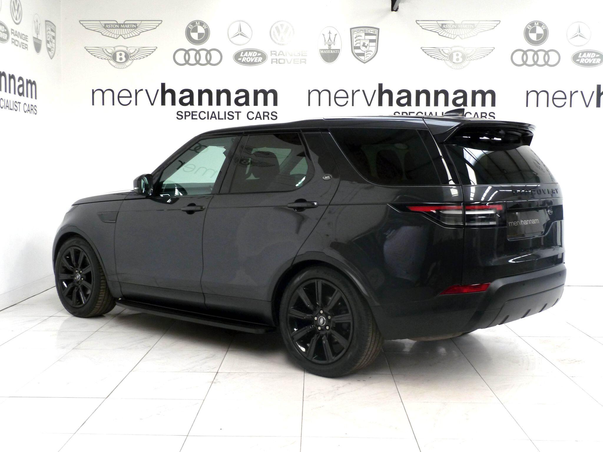 Land Rover Discovery 2.0 Si4 SE GPF SUV  Petrol   (300 ps)<br/><br/>BLACK EXTERIOR PACK + STEPS