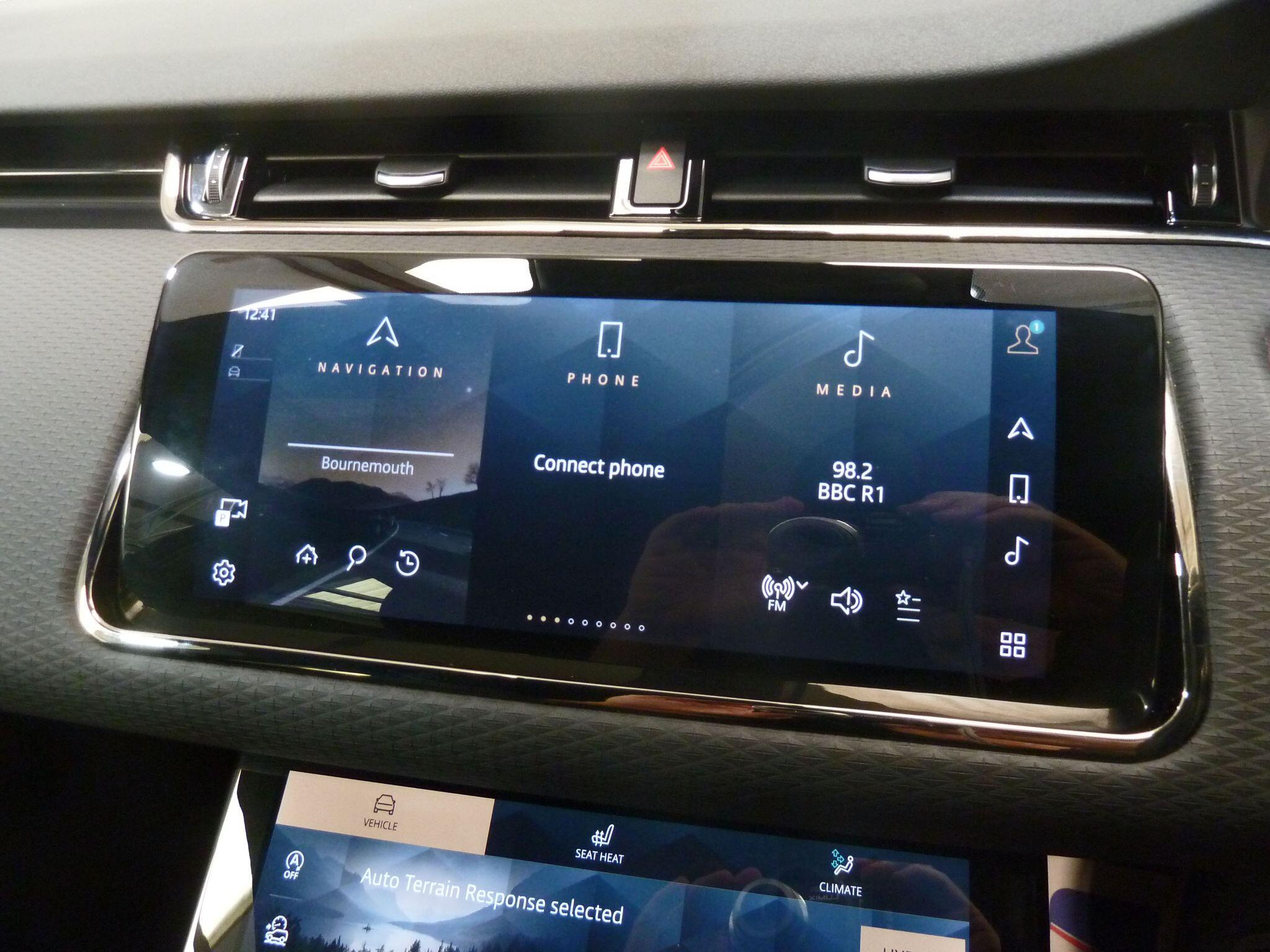 Land Rover Range Rover Evoque 1.5 P300e 12.2kWh R-Dynamic S   <br/><br/>BLACK STYLING PACKAGE