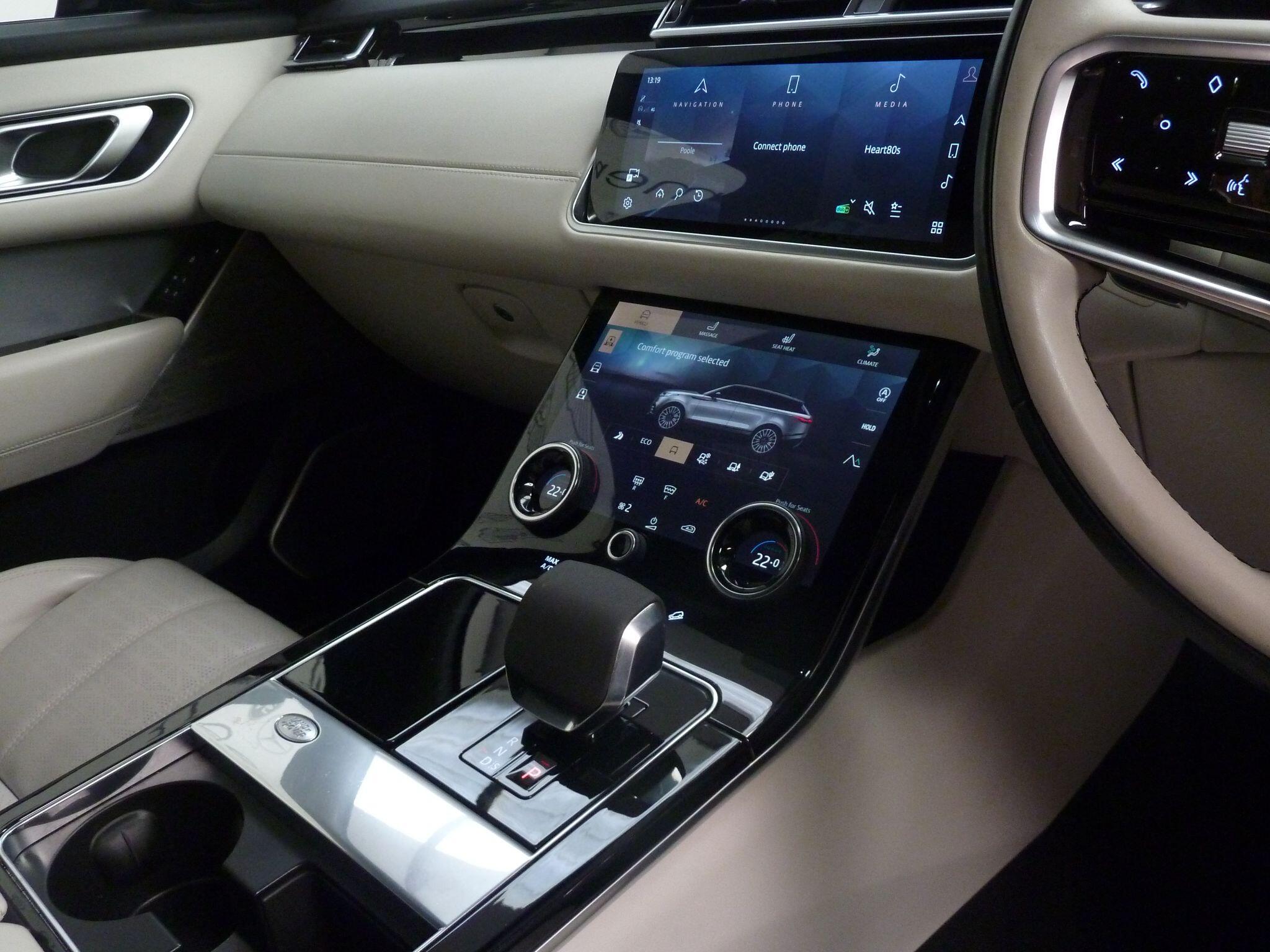 Land Rover Range Rover Velar 3.0   R-Dynamic HSE   <br/><br/>BLACK PACK + AIR SUSPENSION