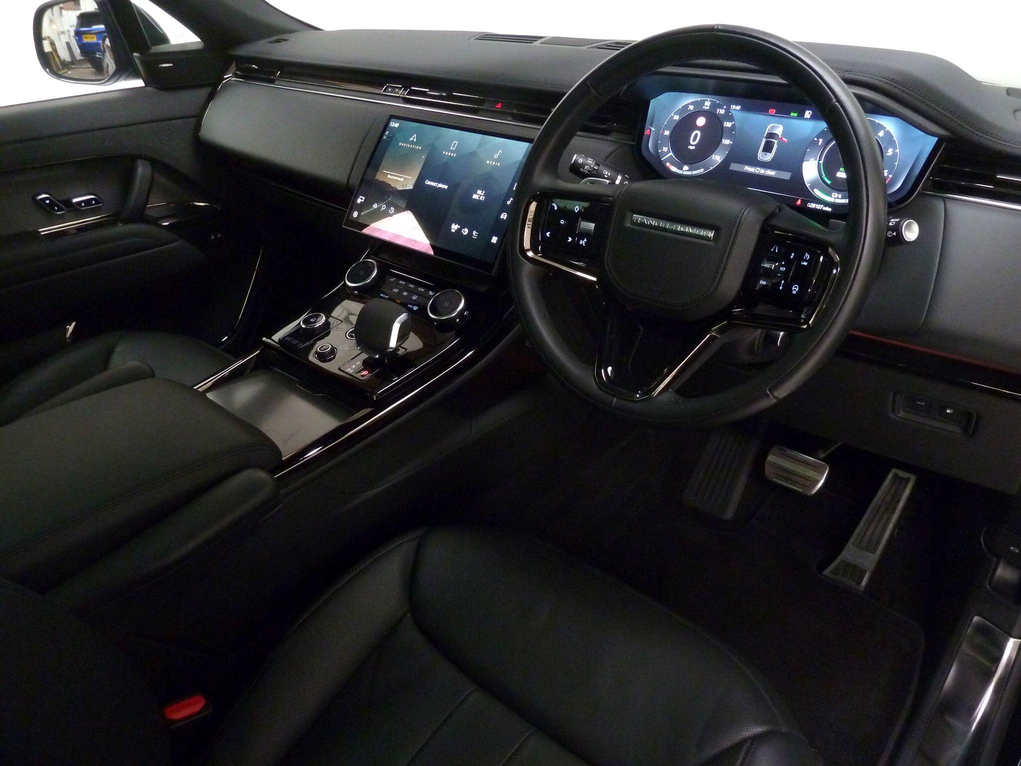 Land Rover Range Rover Sport 3.0 P440e 38.2kWh Dynamic SE   <br/><br/>BLACK DESIGN PACK + PAN ROOF