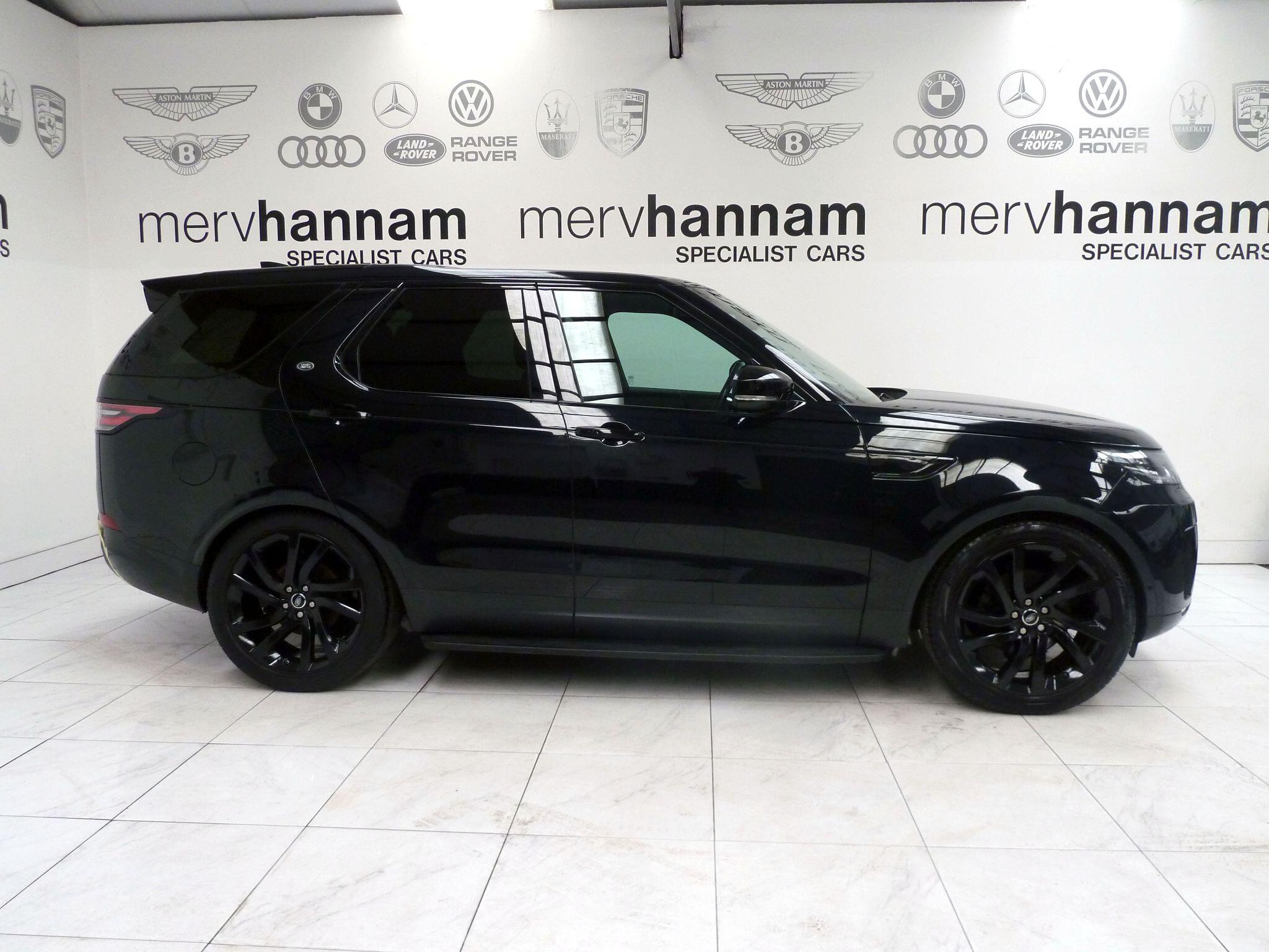 Land Rover Discovery 3.0 SD V6 HSE Luxury   <br/><br/>PAN ROOF + BLACK PACK + STEPS