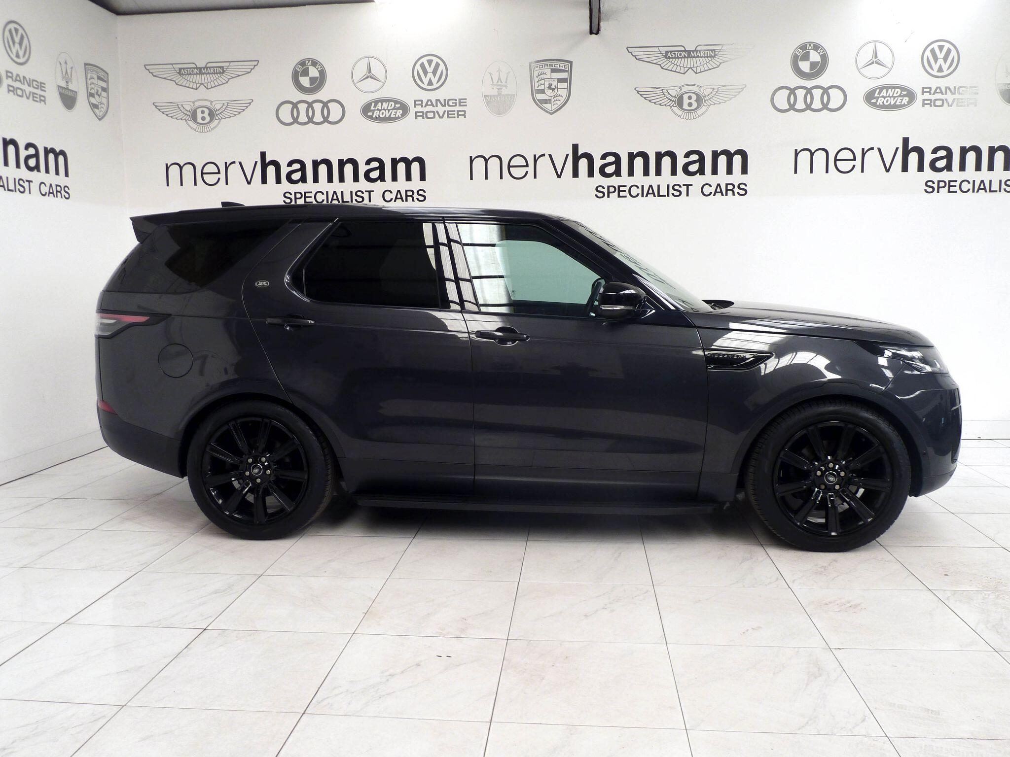 Land Rover Discovery 2.0 Si4 SE GPF SUV  Petrol   (300 ps)<br/><br/>BLACK EXTERIOR PACK + STEPS