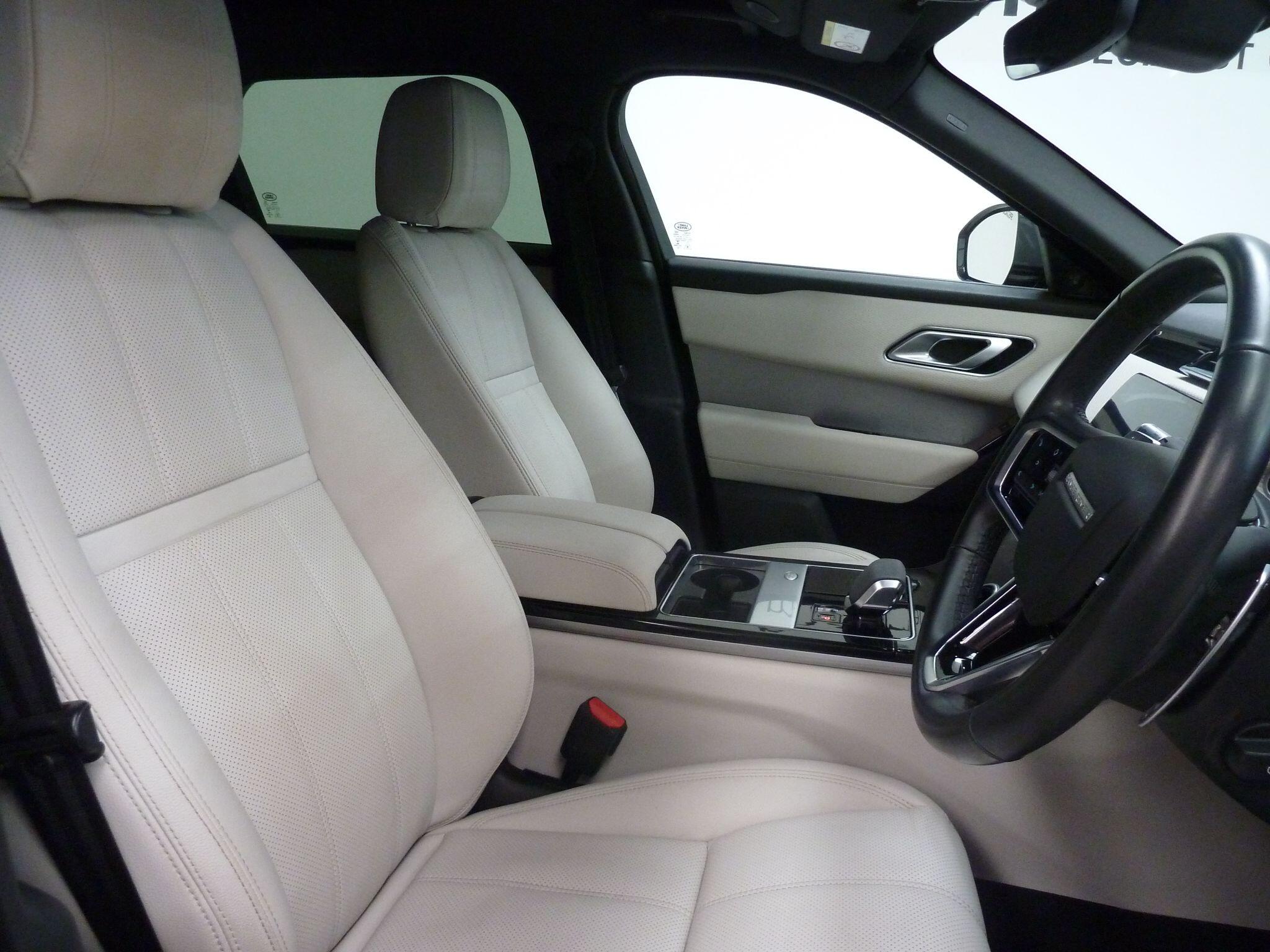 Land Rover Range Rover Velar 2.0 D200  R-Dynamic S   <br/><br/>BLACK EXTERIOR PACKAGE