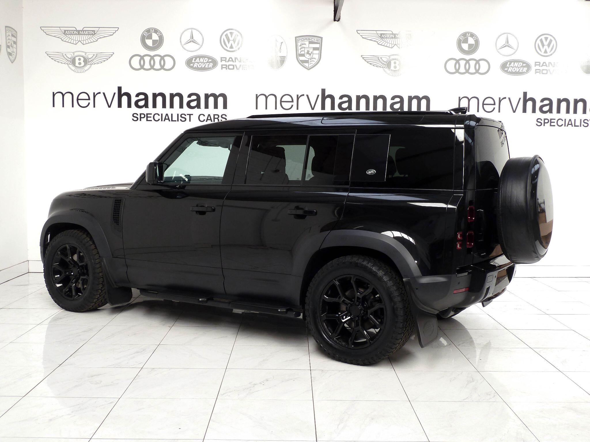 Land Rover Defender 110 2.0 SD4 SE   <br/><br/>PROJEX BLACK EDITION