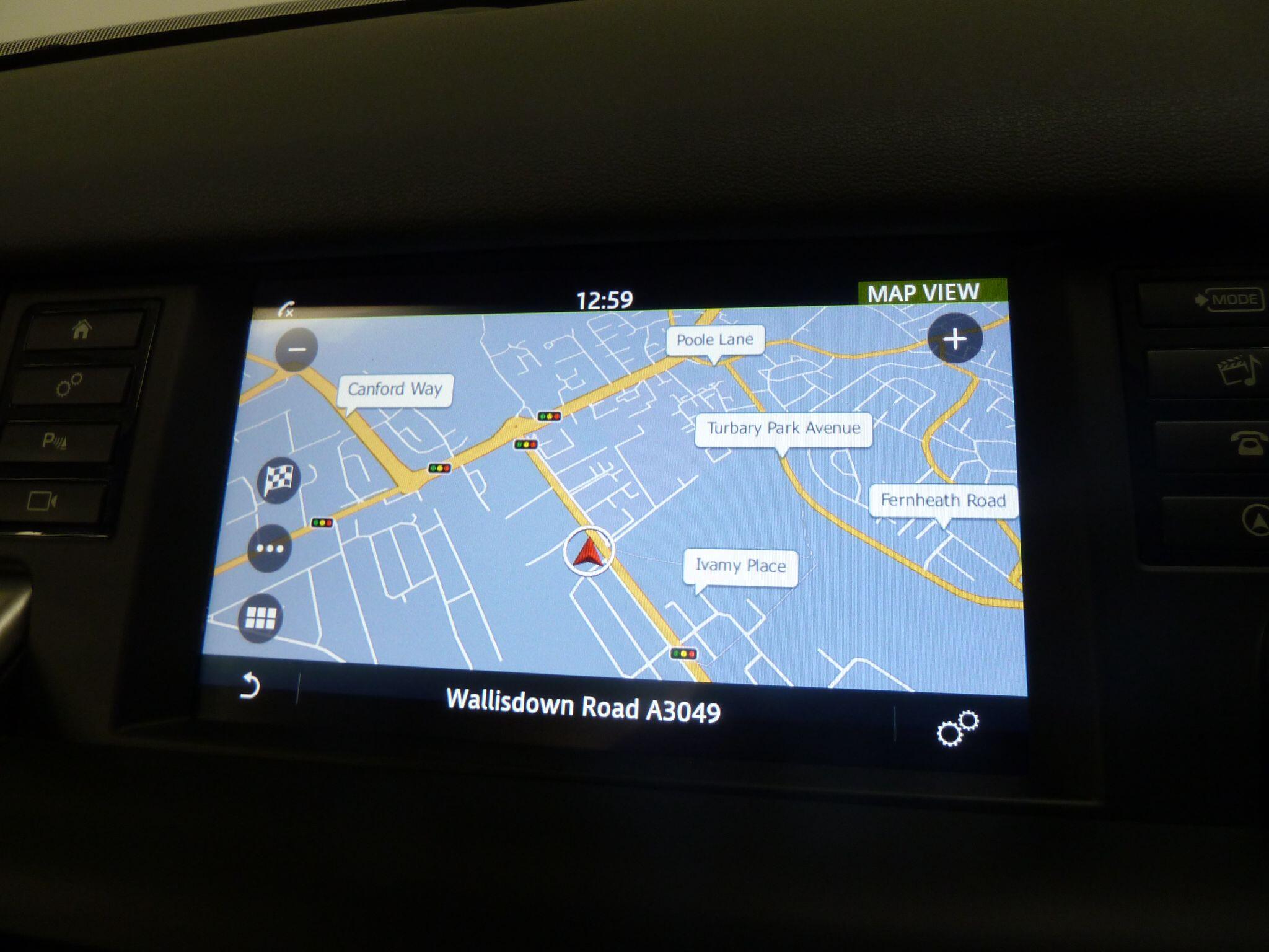 Land Rover Discovery Sport 2.0 TD4 HSE Black   <br/><br/>BLACK EXTERIOR PACK + PAN ROOF