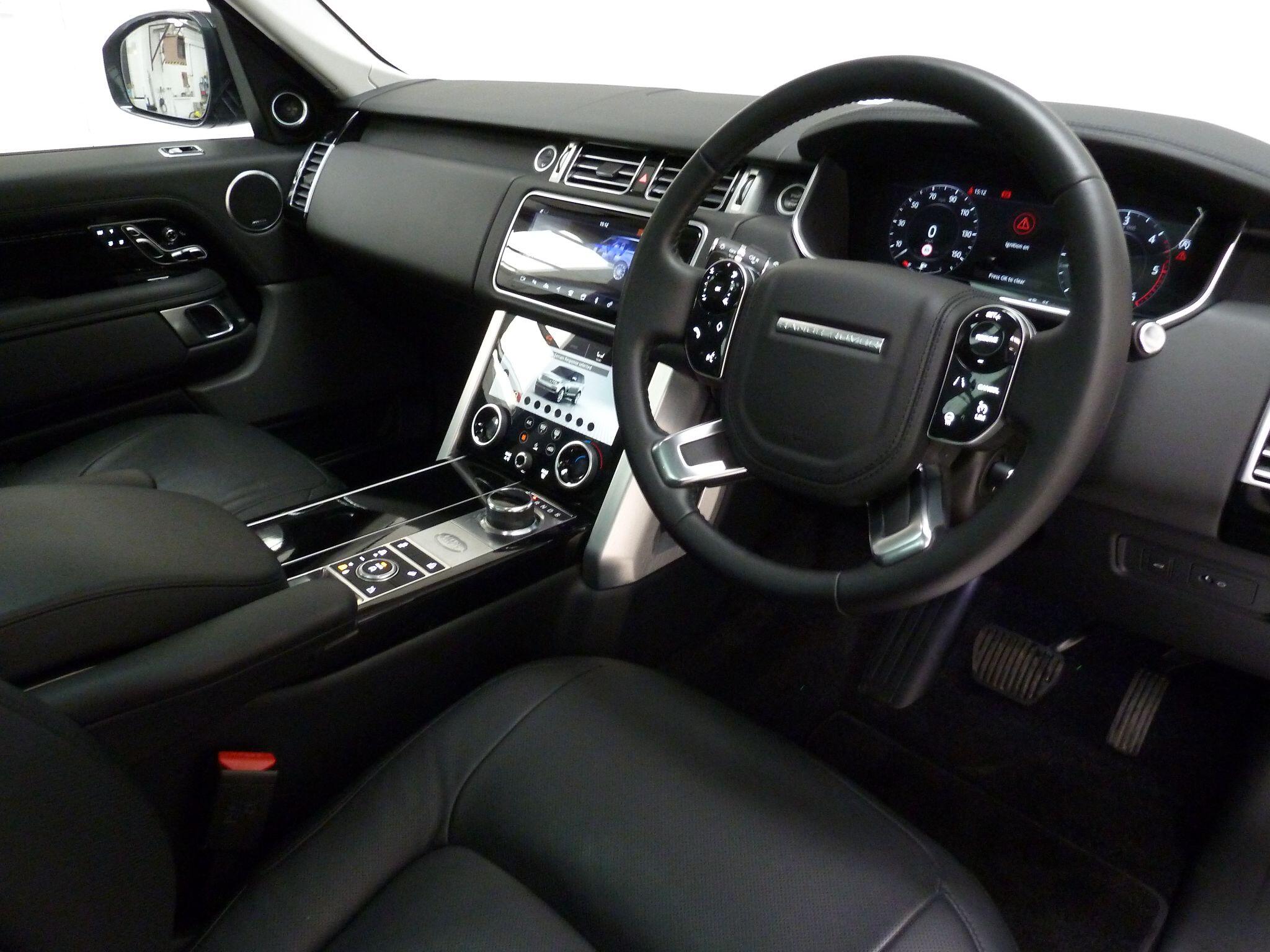 Land Rover Range Rover 2.0 P400e 12.4kWh Vogue   <br/><br/>PAN ROOF + BLACK PACK + TV