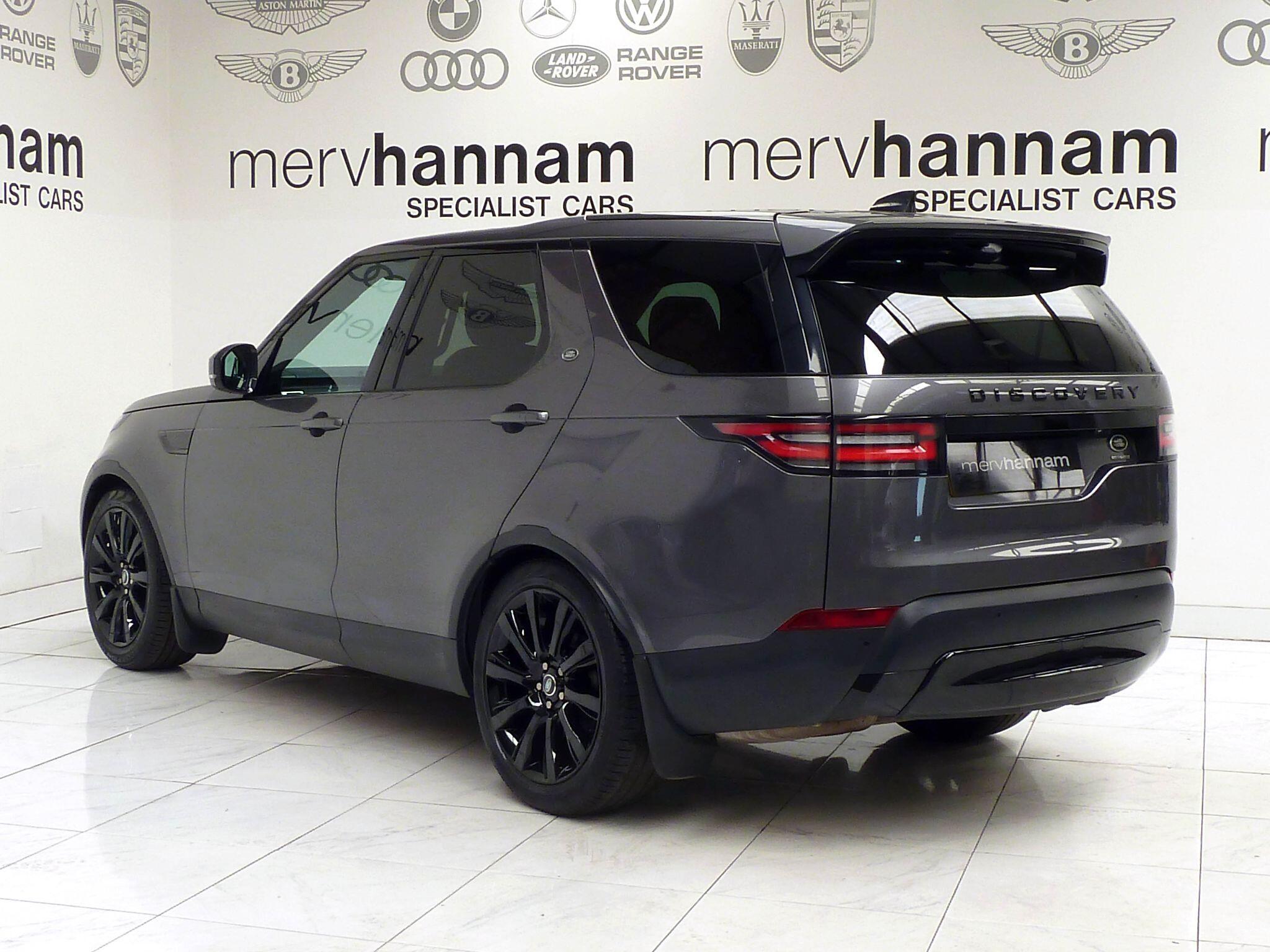 Land Rover Discovery 3.0 SD V6 HSE   <br/><br/>PAN ROOF + BLACK PACK