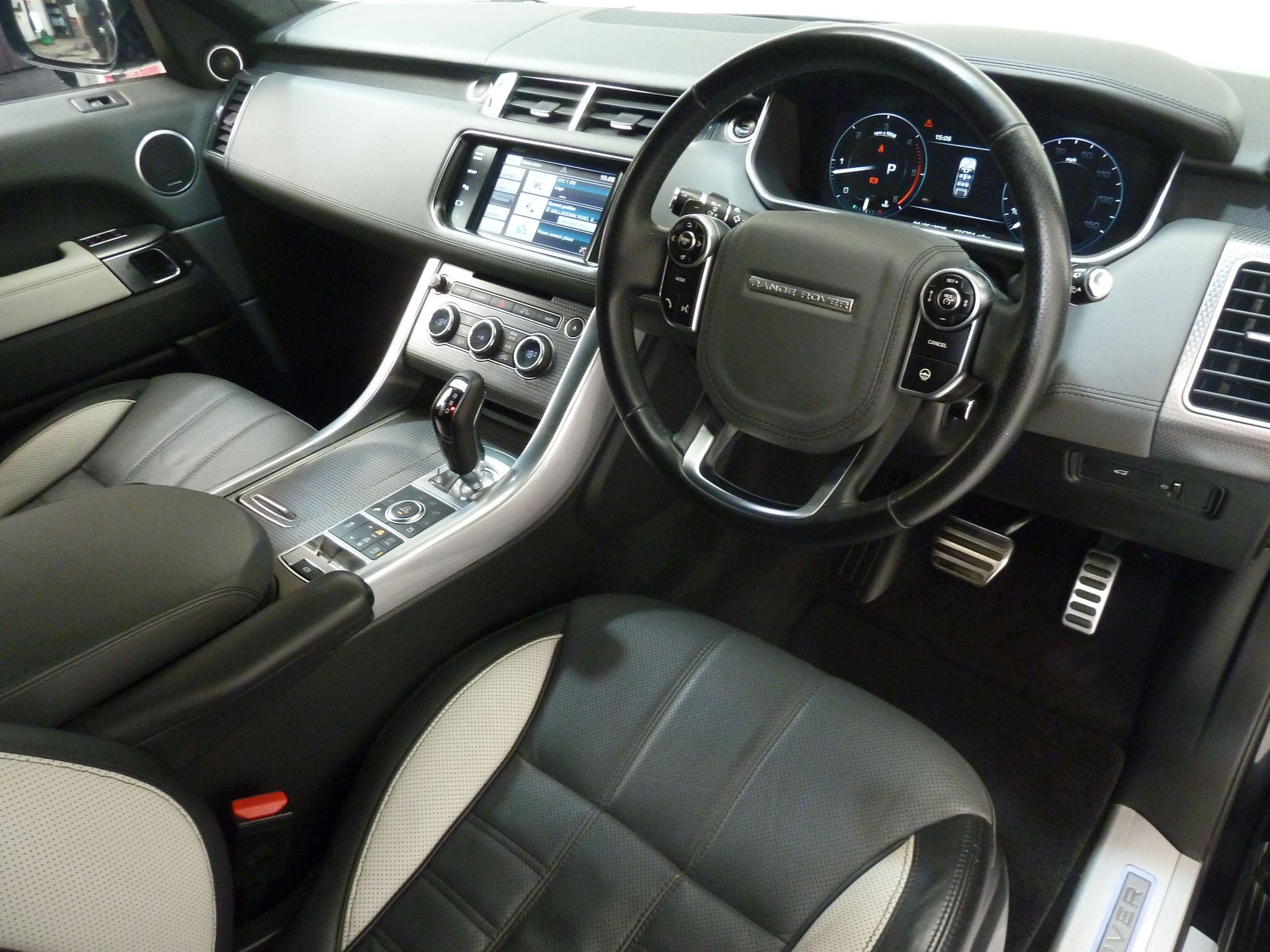 Land Rover Range Rover Sport 3.0 SD V6 Autobiography Dynamic   <br/><br/>PAN ROOF + REAR ENTERTAINMENT