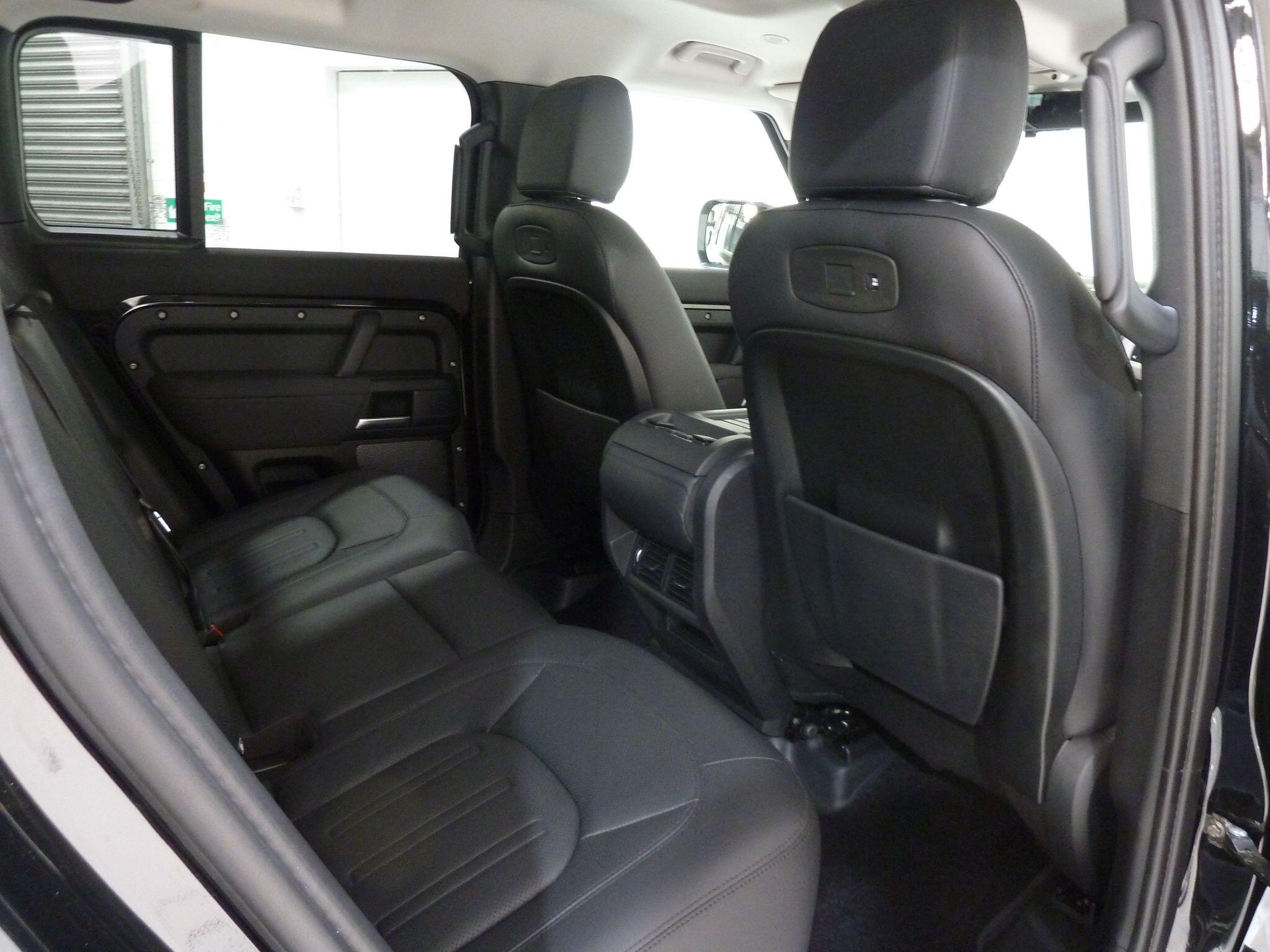 Land Rover Defender 110 3.0 D250  S SUV  Diesel   (250 ps)<br/><br/>HAWKE BLACK EDITION + 6 SEATS