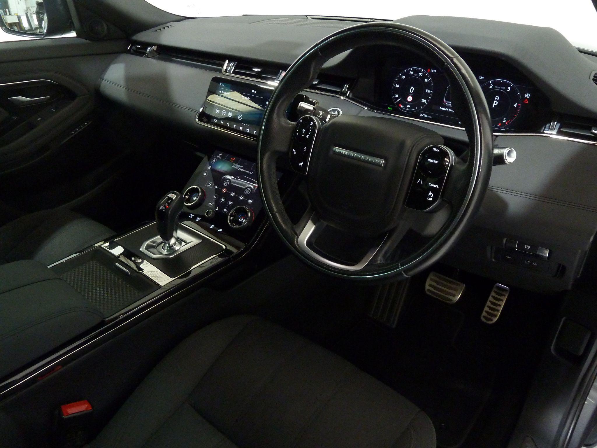 Land Rover Range Rover Evoque 2.0 D180 R-Dynamic SE   <br/><br/>PAN ROOF + BLACK PACK