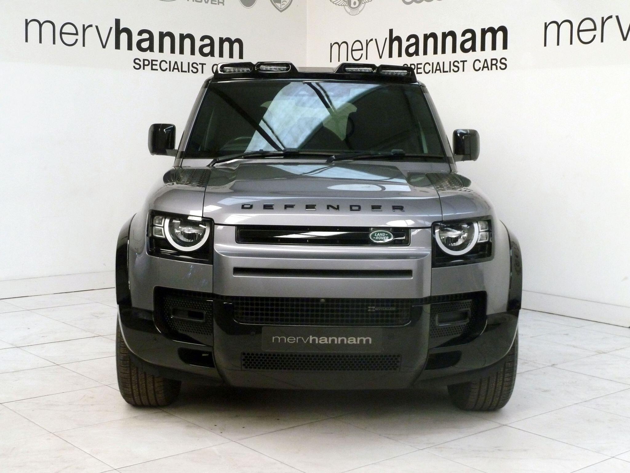 Land Rover Defender 110 2.0 P400e 15.4kWh X-Dynamic S   <br/><br/>ROOF LIGHTS + STEPS + 6 SEATS